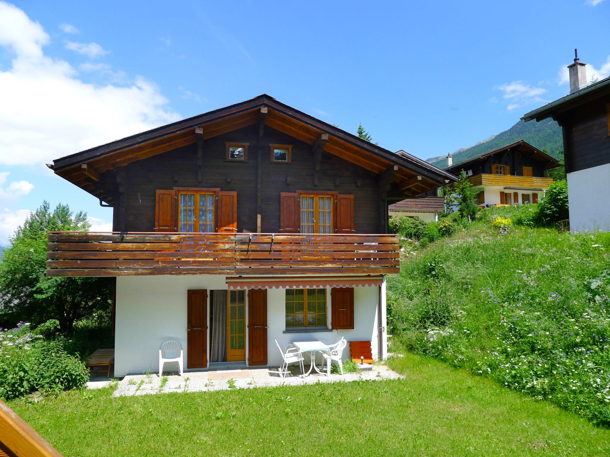 Foto 1 - Casa de 3 quartos em Sankt Niklaus com jardim e vista para a montanha