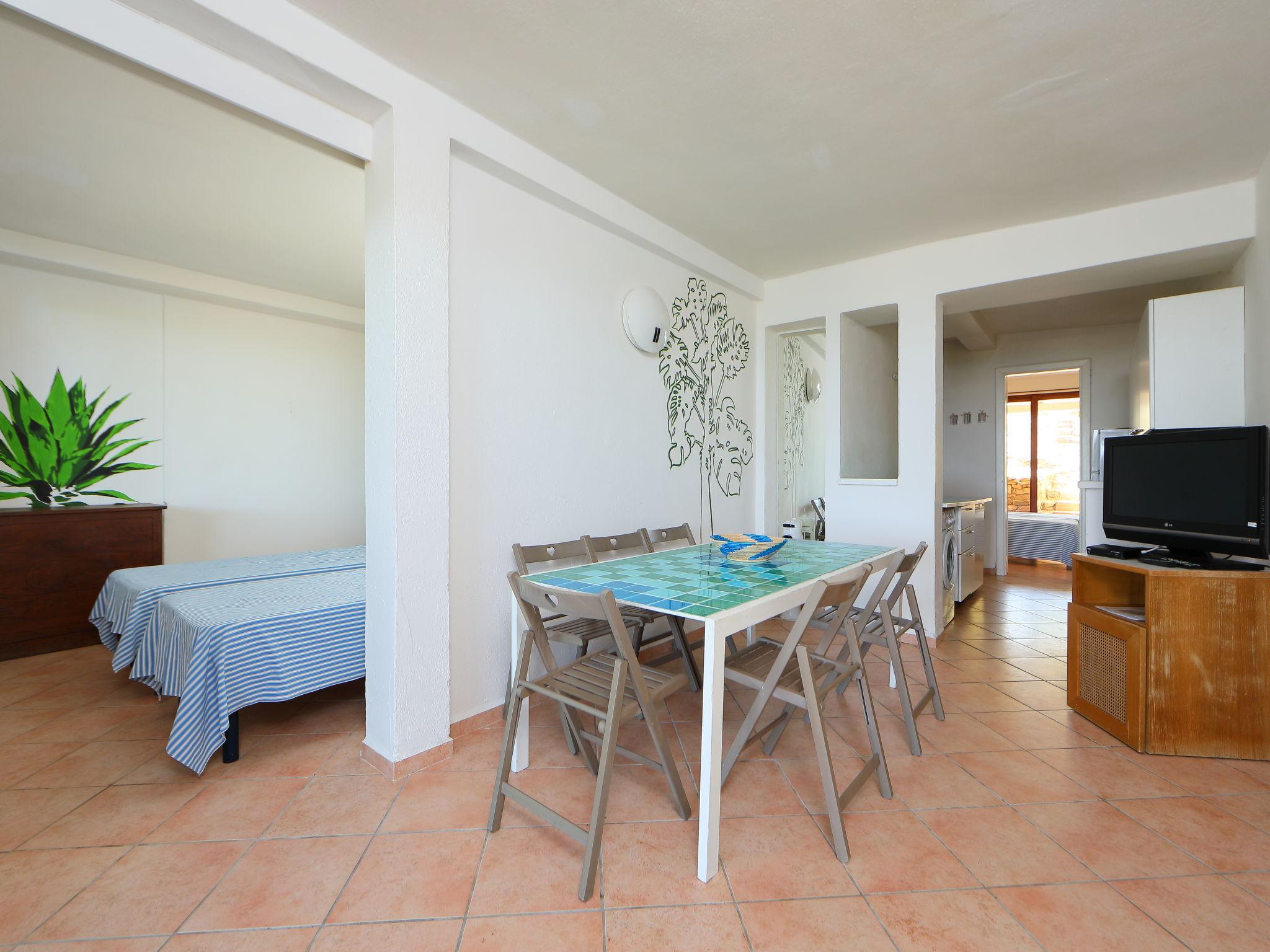 Photo 5 - 3 bedroom Apartment in Golfo Aranci with garden and sea view