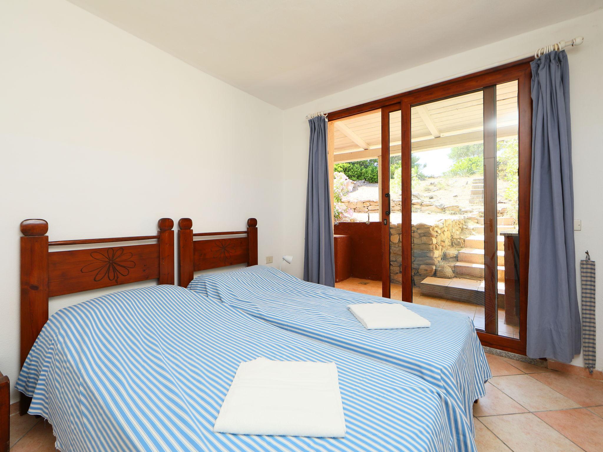 Foto 11 - Appartamento con 3 camere da letto a Golfo Aranci con giardino e vista mare