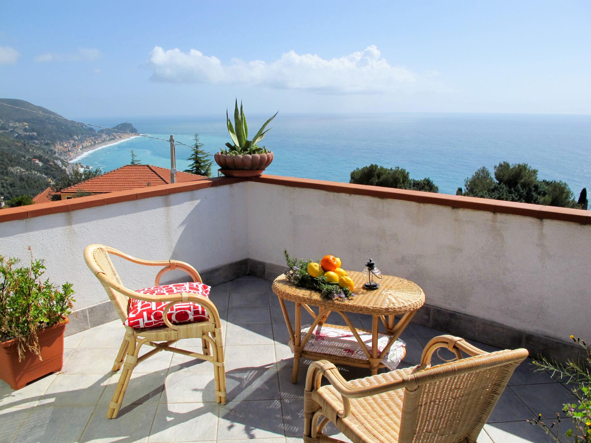 Foto 2 - Apartamento de 1 quarto em Finale Ligure com terraço e vistas do mar