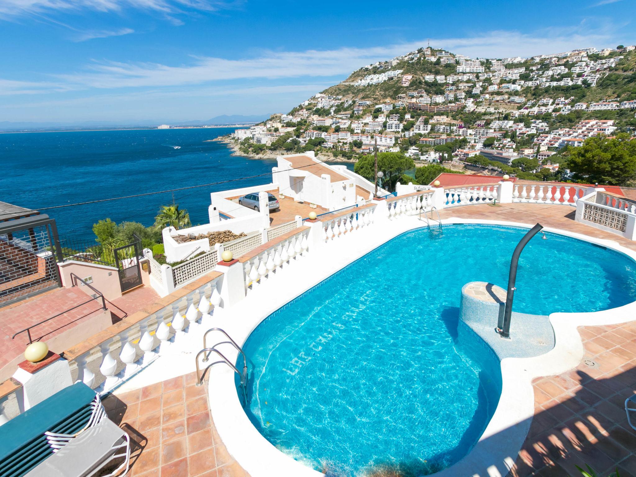 Foto 1 - Casa de 2 quartos em Roses com piscina e vistas do mar