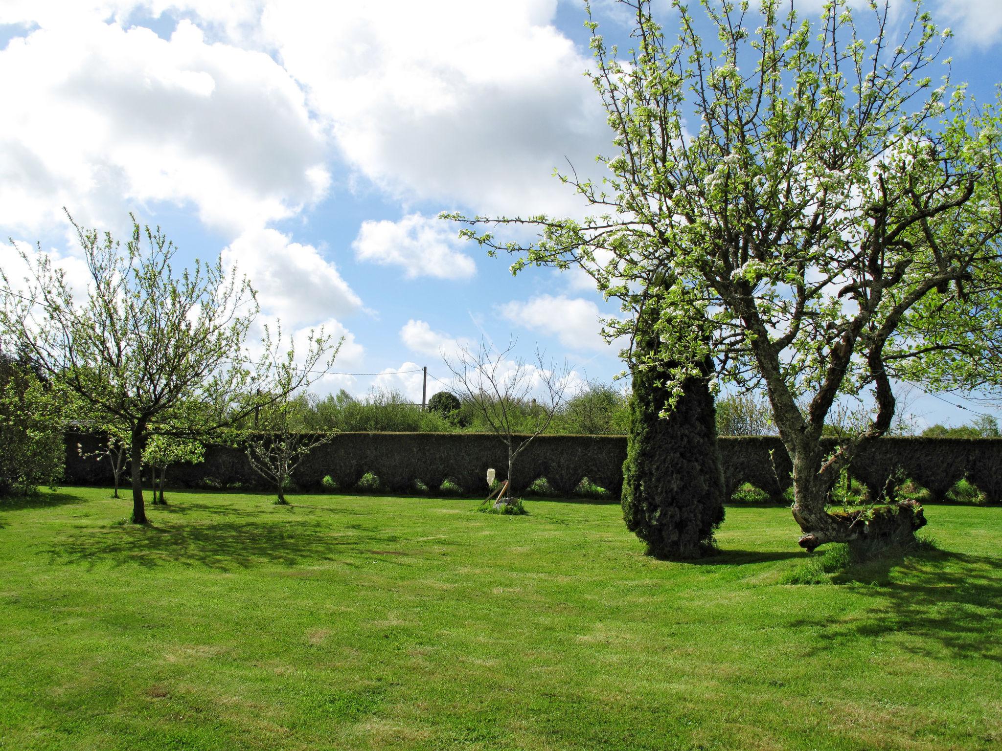 Photo 21 - Maison de 4 chambres à Saint-Maurice-en-Cotentin avec jardin et terrasse