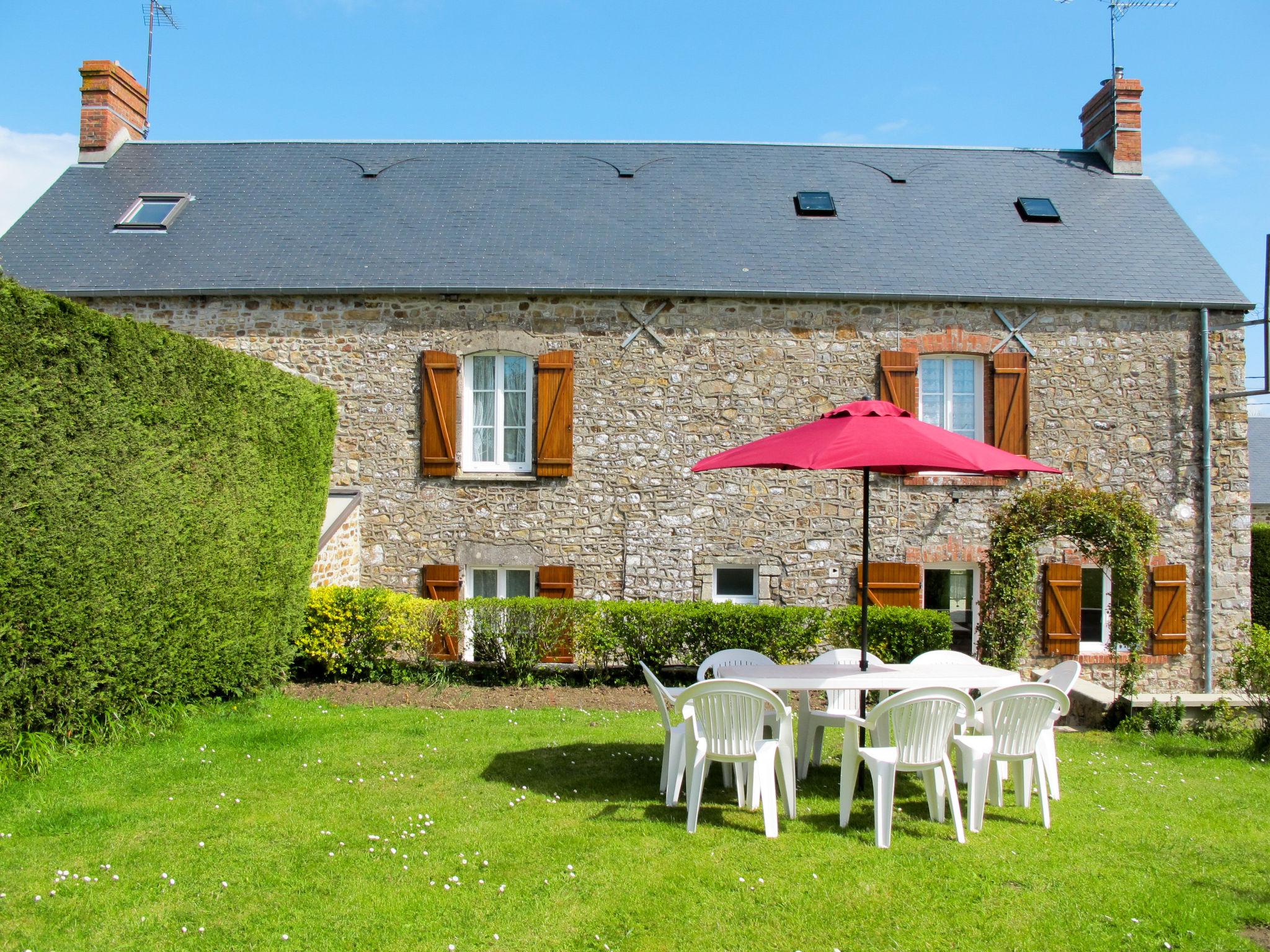 Foto 1 - Haus mit 4 Schlafzimmern in Saint-Maurice-en-Cotentin mit terrasse