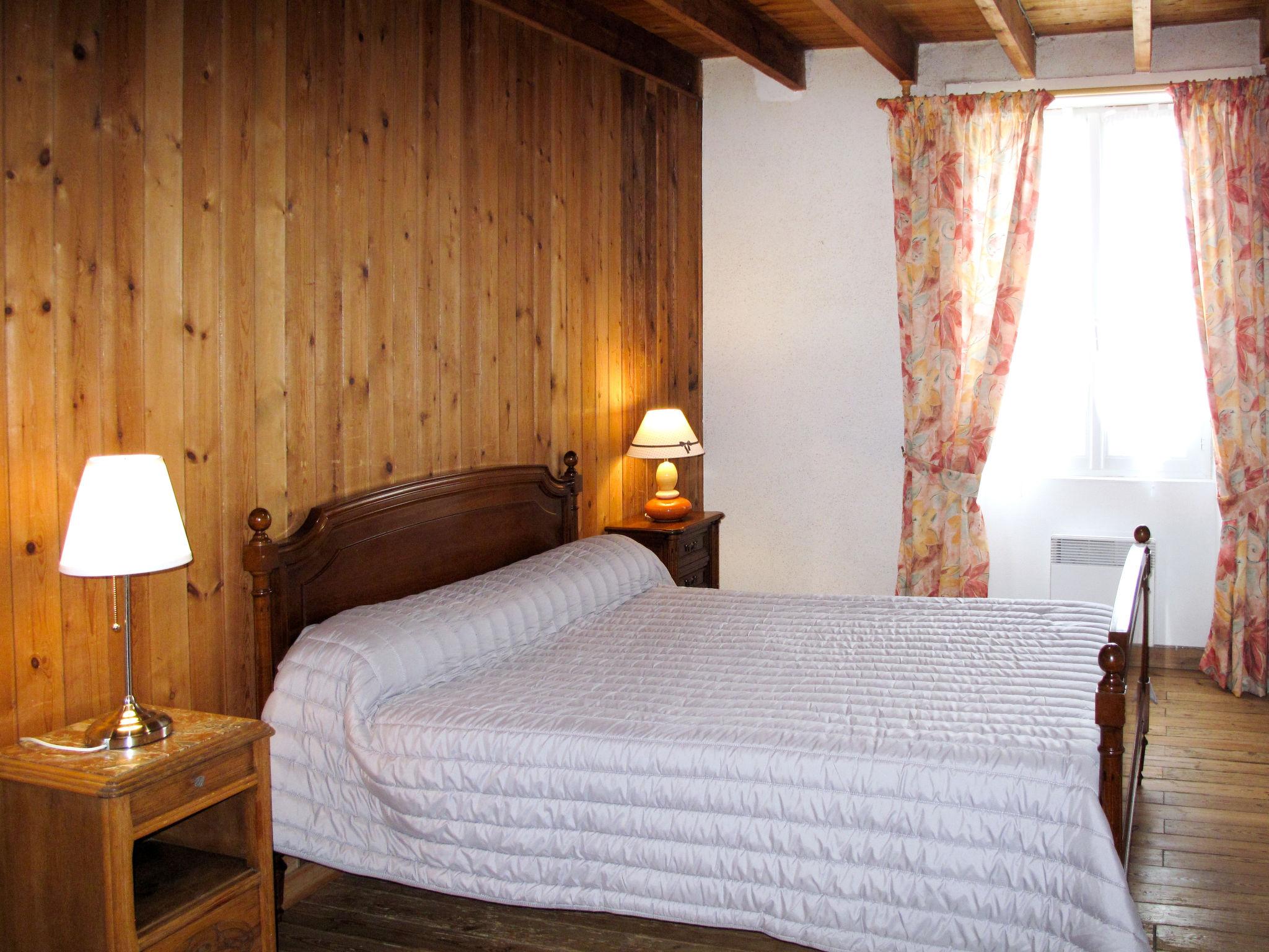 Foto 5 - Casa con 4 camere da letto a Saint-Maurice-en-Cotentin con terrazza
