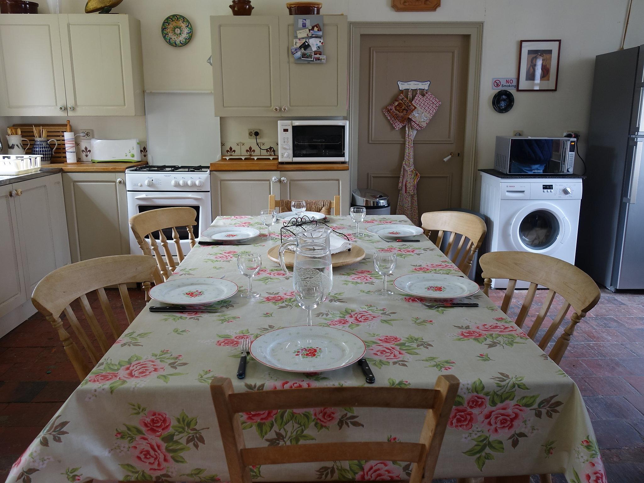 Photo 3 - 5 bedroom House in Tour-en-Bessin with private pool and sea view