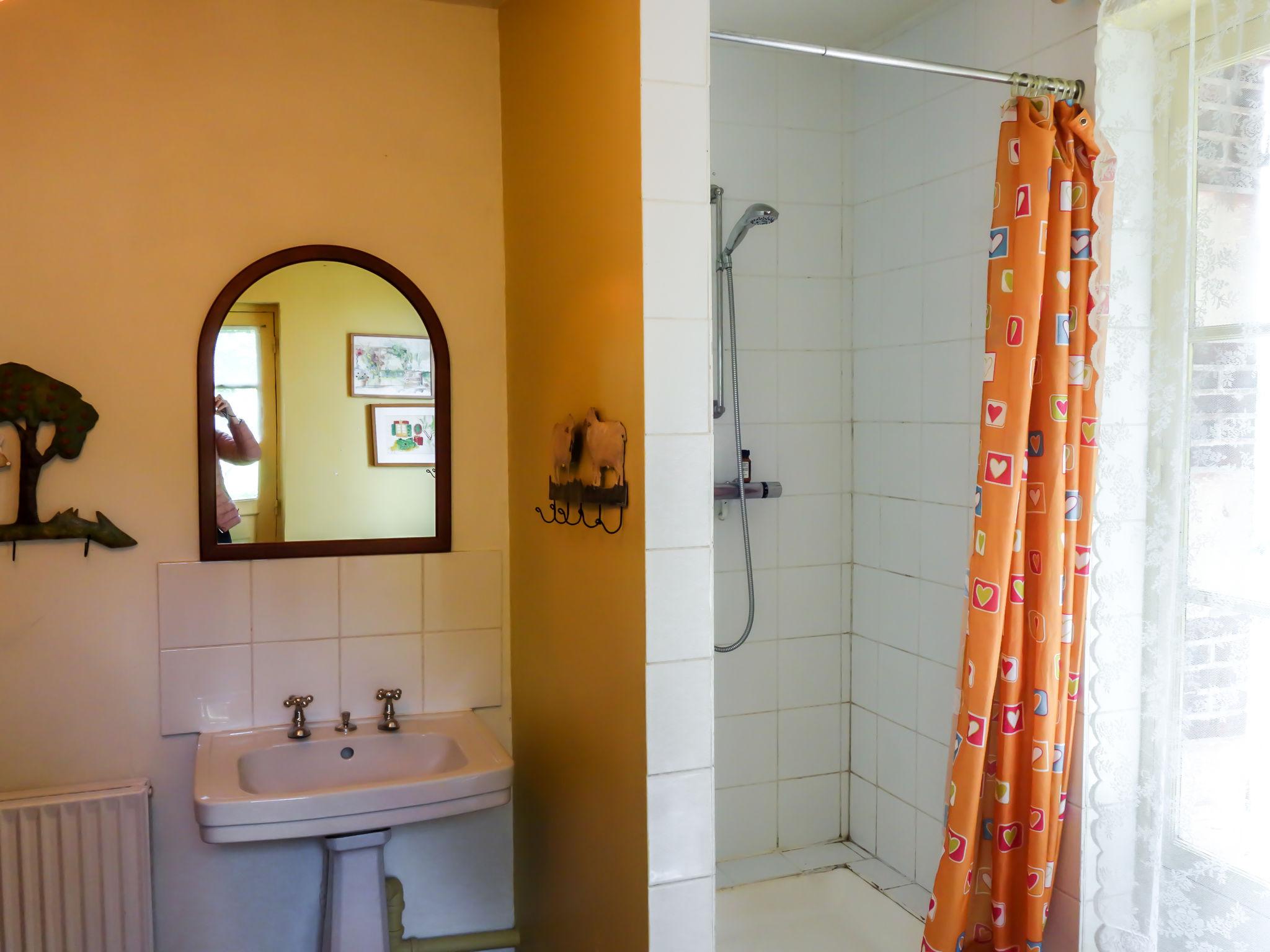 Photo 23 - 5 bedroom House in Tour-en-Bessin with private pool and sea view