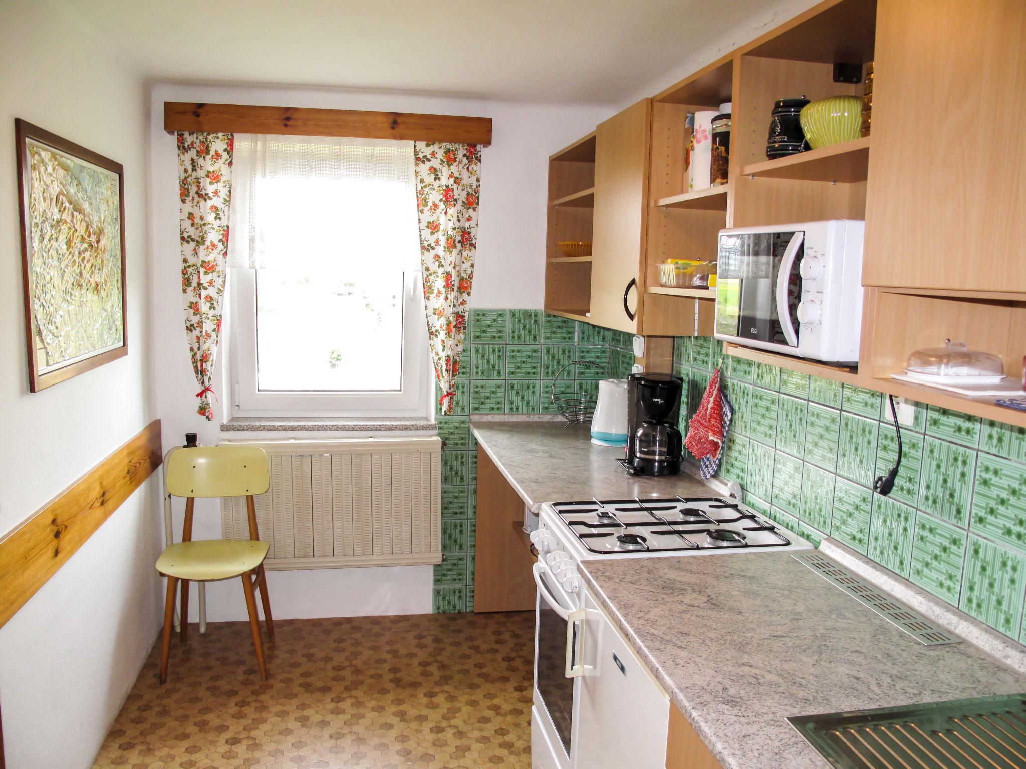 Foto 3 - Haus mit 2 Schlafzimmern in Jesenný mit garten