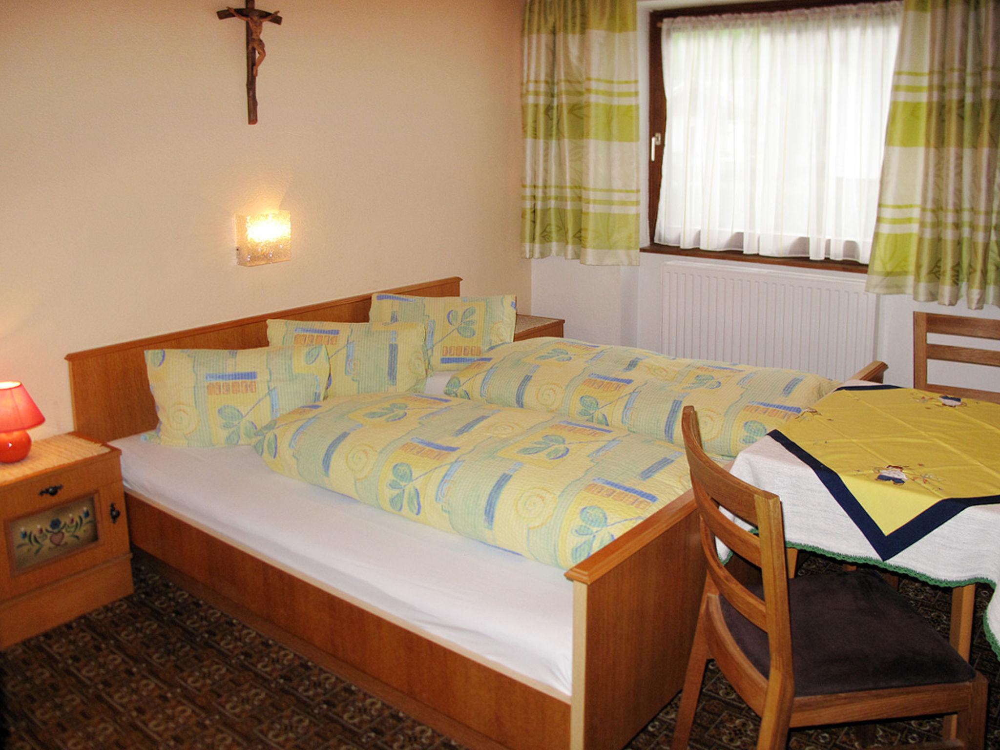 Foto 15 - Appartamento con 6 camere da letto a Aschau im Zillertal con giardino e vista sulle montagne