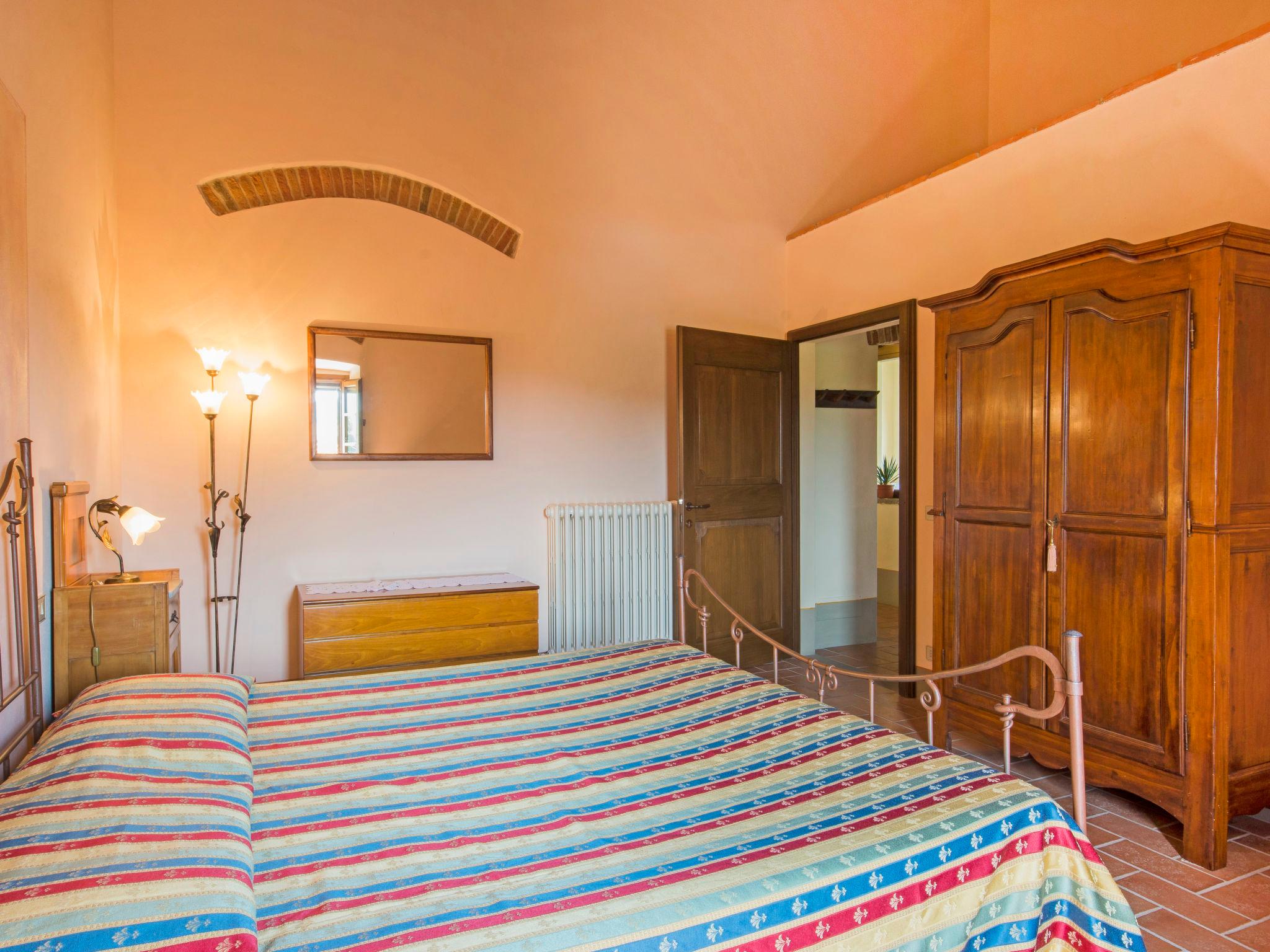 Photo 13 - 6 bedroom House in Monte San Savino with private pool and garden