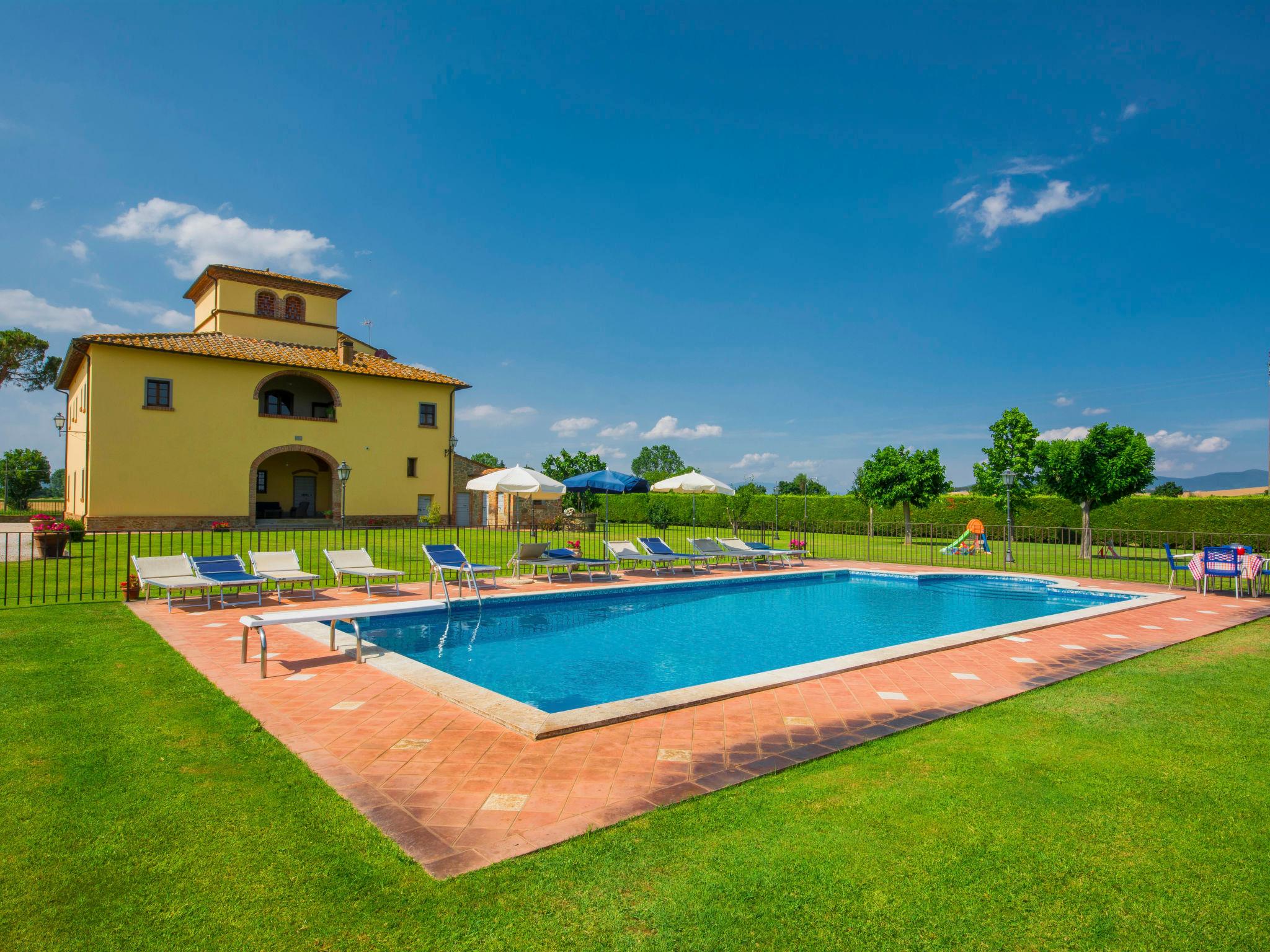 Foto 1 - Casa de 8 habitaciones en Monte San Savino con piscina privada y jardín