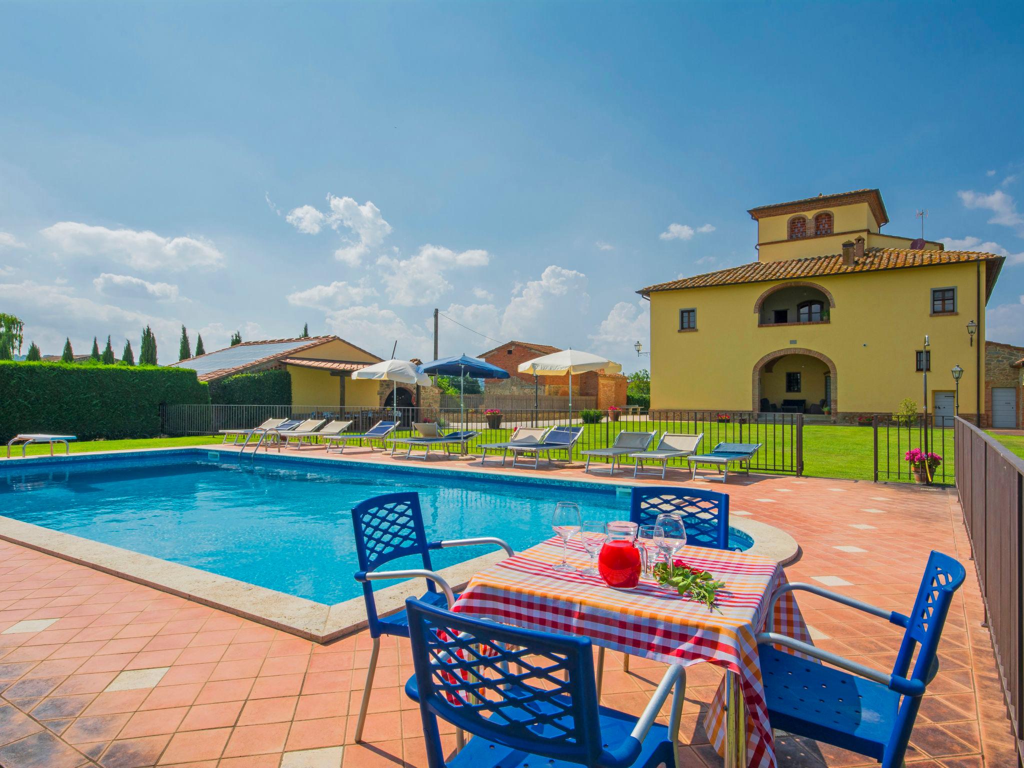 Foto 26 - Haus mit 6 Schlafzimmern in Monte San Savino mit privater pool und garten