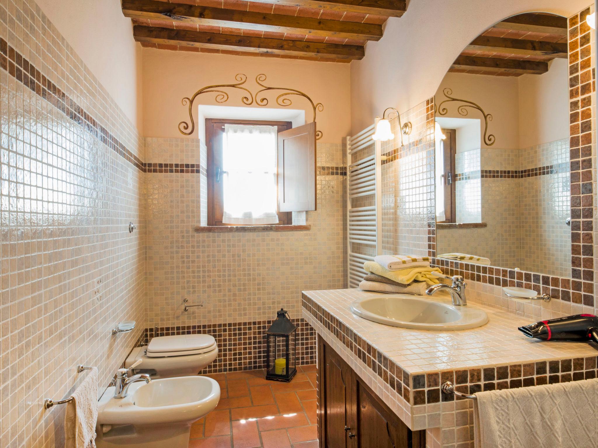 Photo 20 - 6 bedroom House in Monte San Savino with private pool and garden