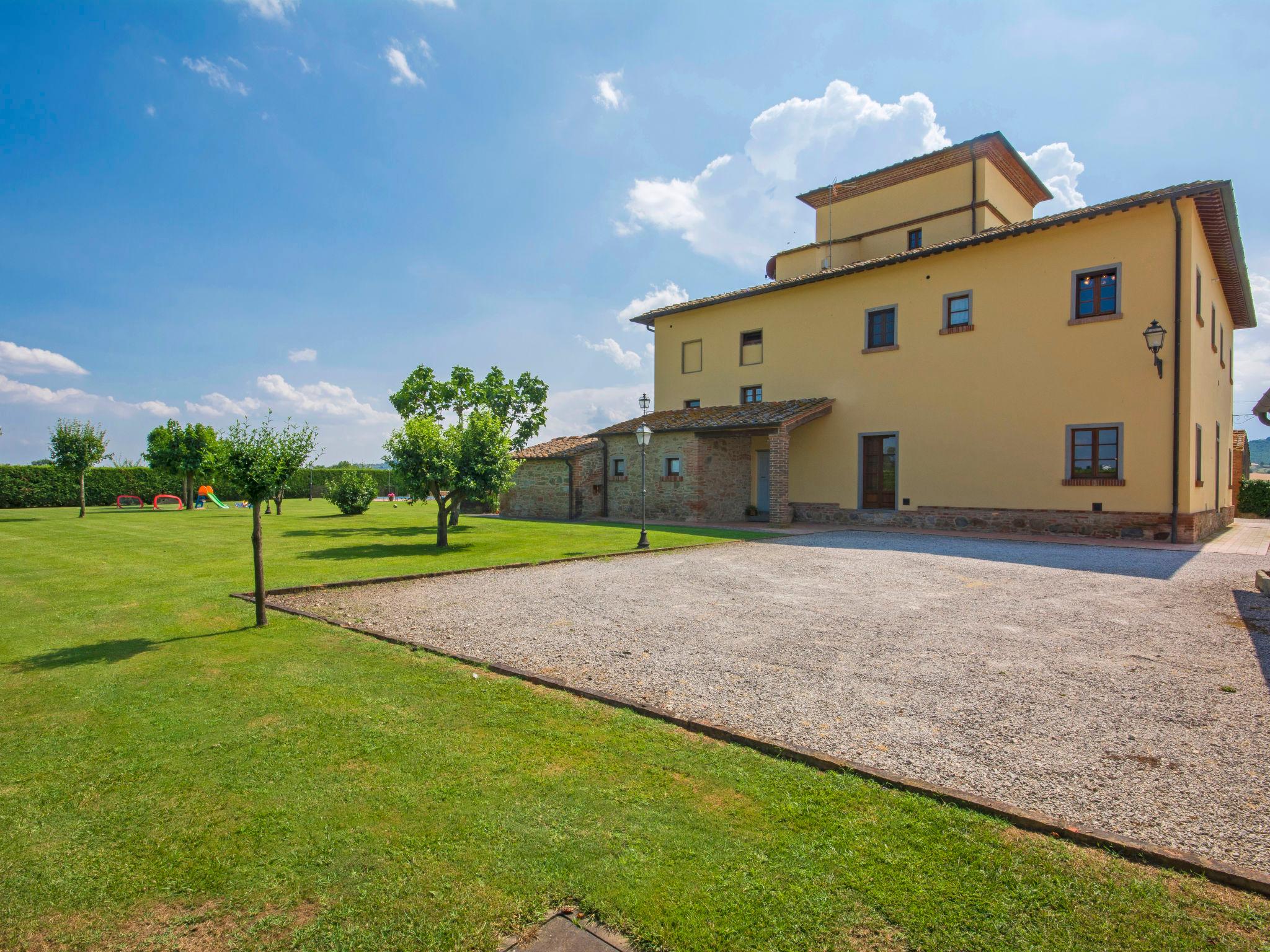 Photo 30 - 8 bedroom House in Monte San Savino with private pool and garden