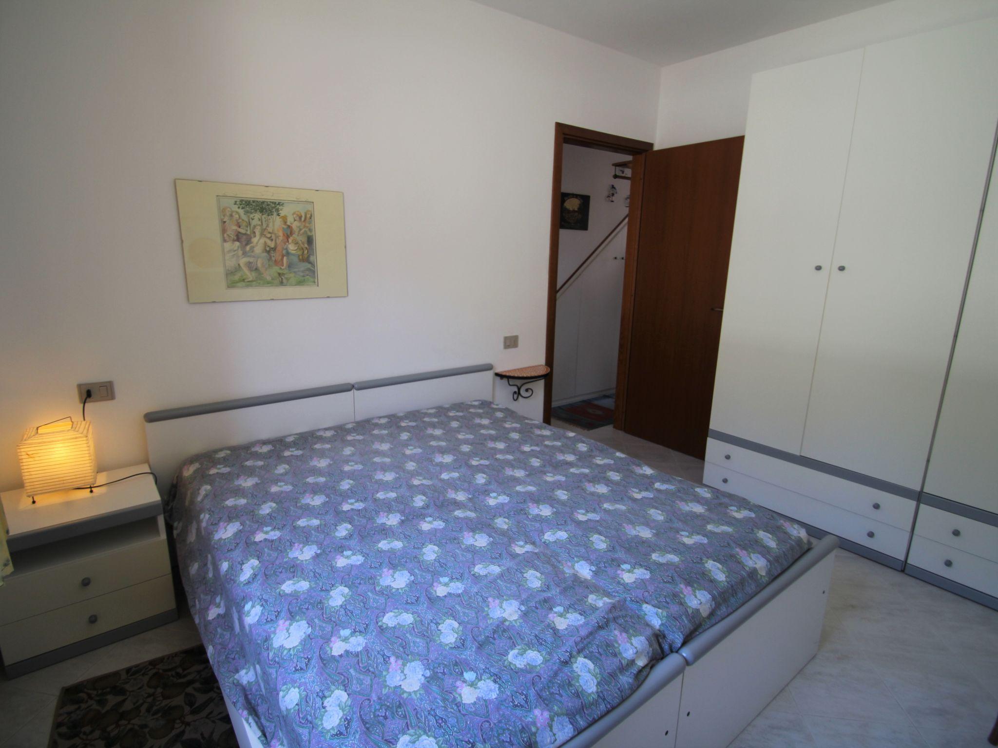 Foto 11 - Appartamento con 3 camere da letto a Pignone con piscina e giardino