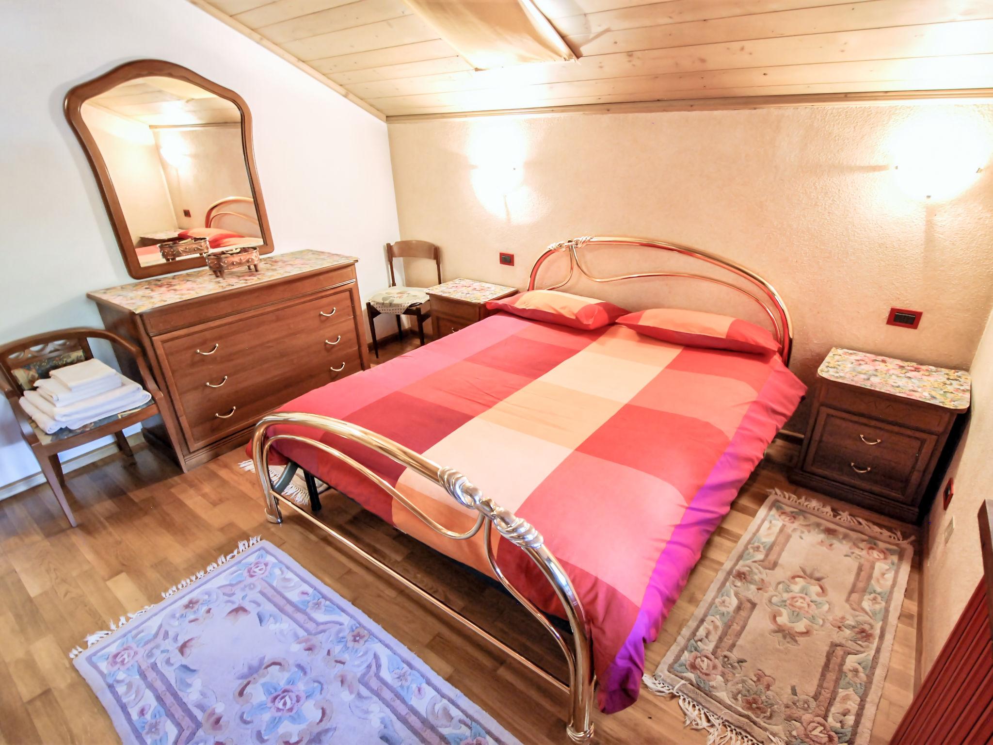 Foto 5 - Appartamento con 3 camere da letto a Valdisotto con vista sulle montagne