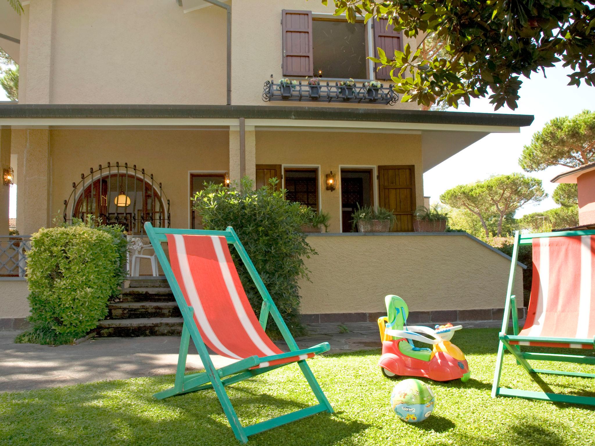 Photo 16 - Maison de 4 chambres à Forte dei Marmi avec jardin et vues à la mer