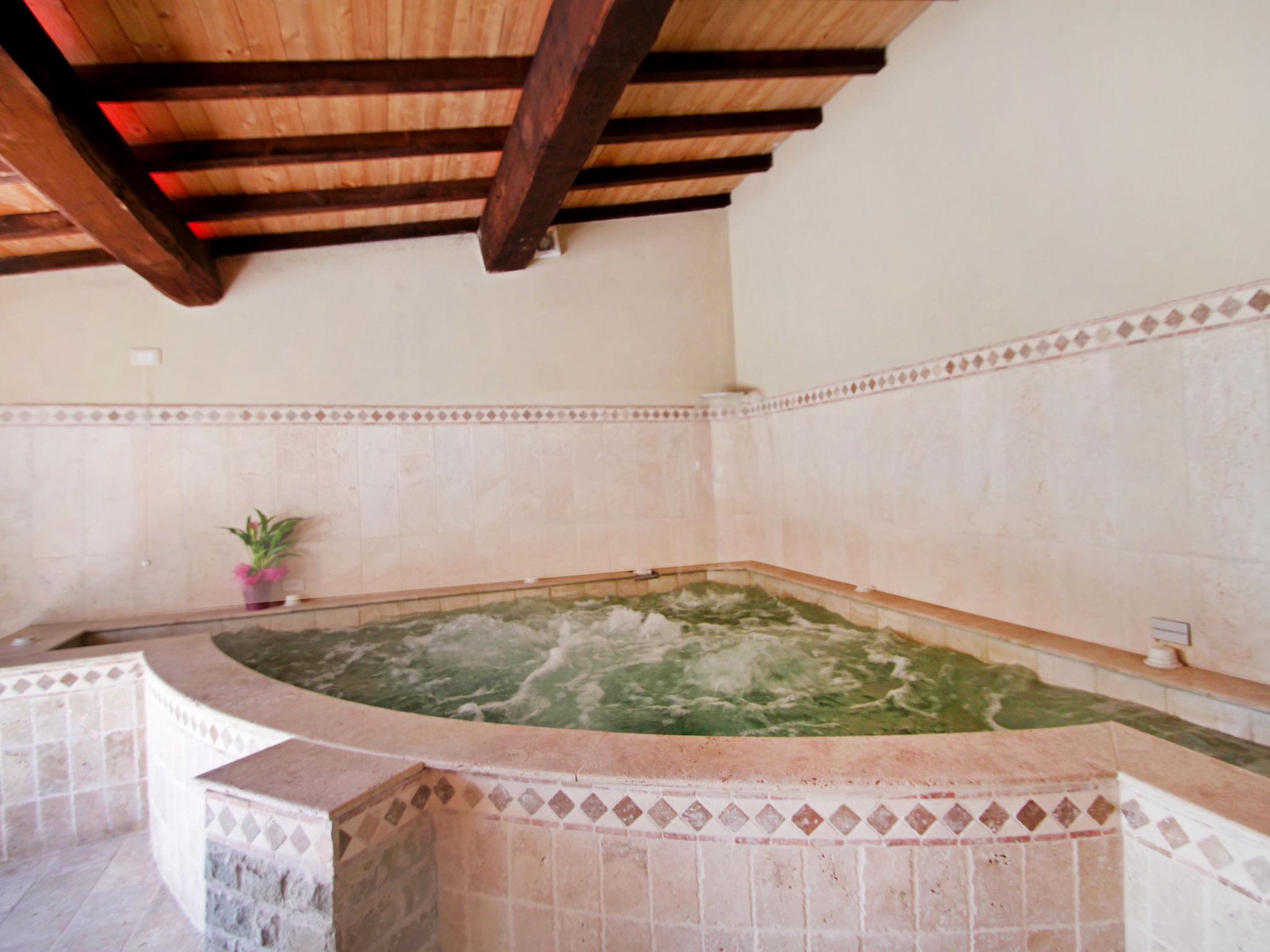 Foto 5 - Casa con 4 camere da letto a Sansepolcro con piscina privata e giardino