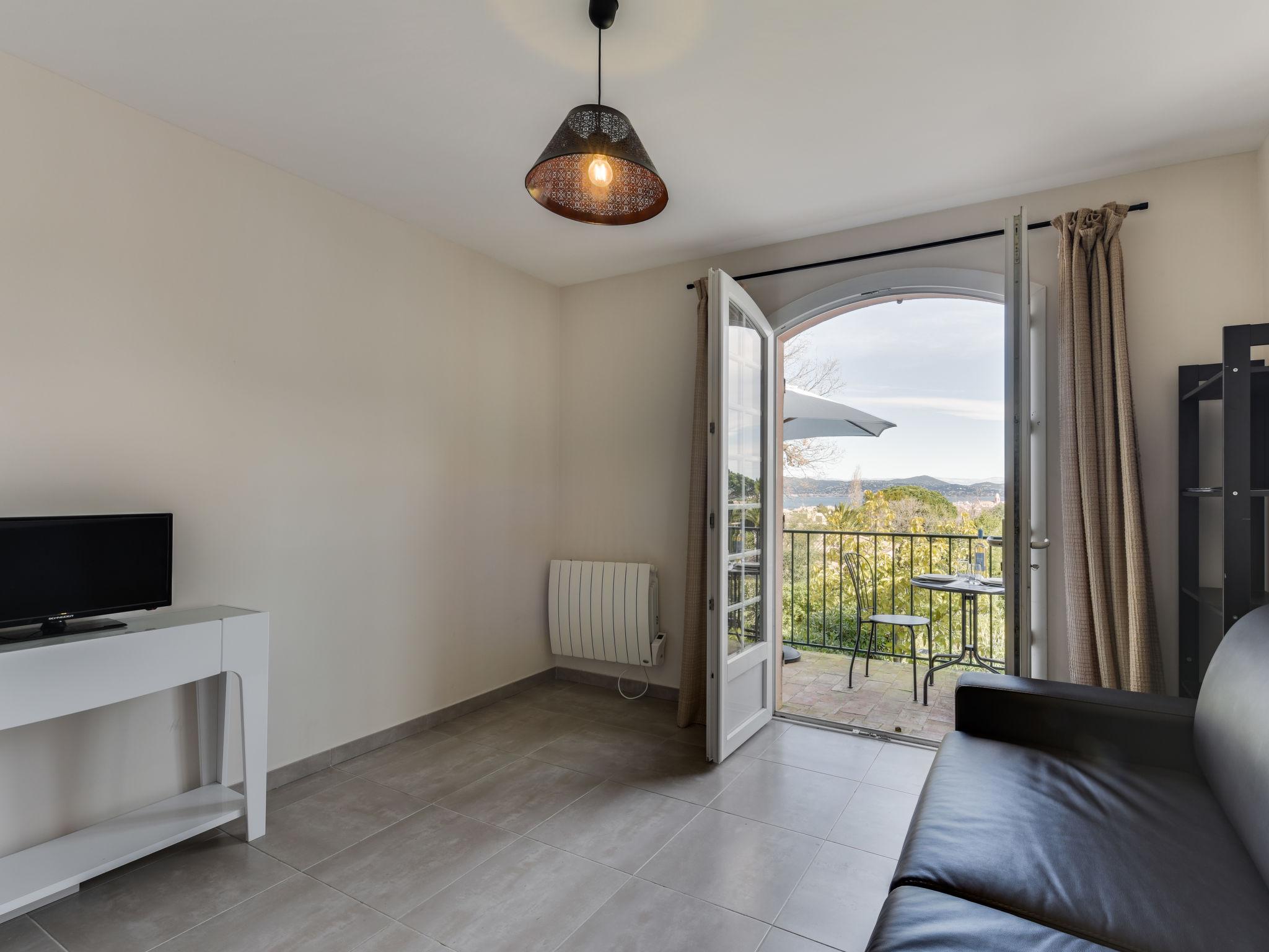 Foto 3 - Apartamento en Saint-Tropez con vistas al mar