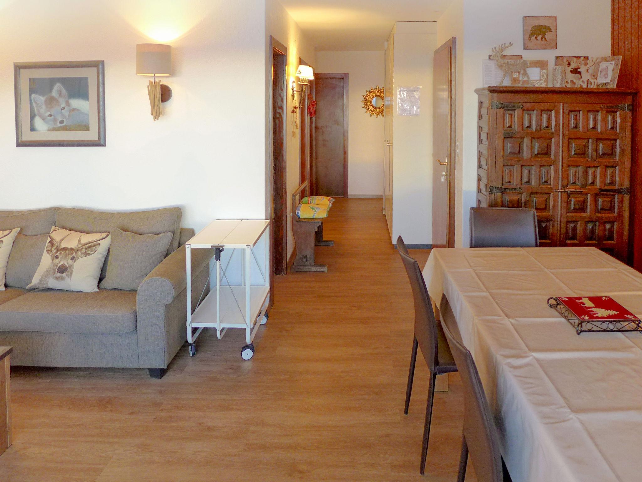 Foto 6 - Apartamento de 3 quartos em Crans-Montana com piscina e jardim