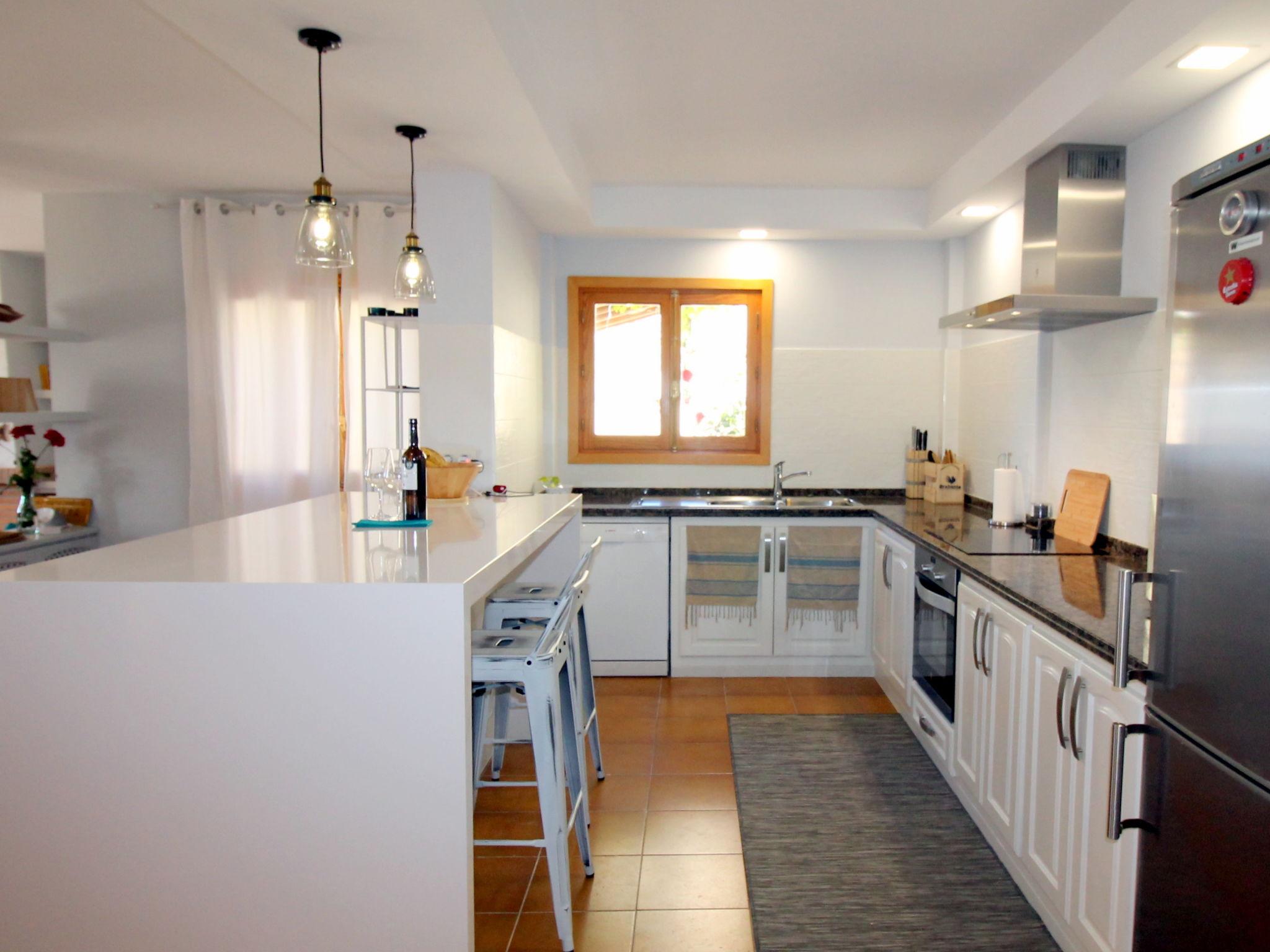 Photo 11 - 3 bedroom House in Villajoyosa with private pool and garden