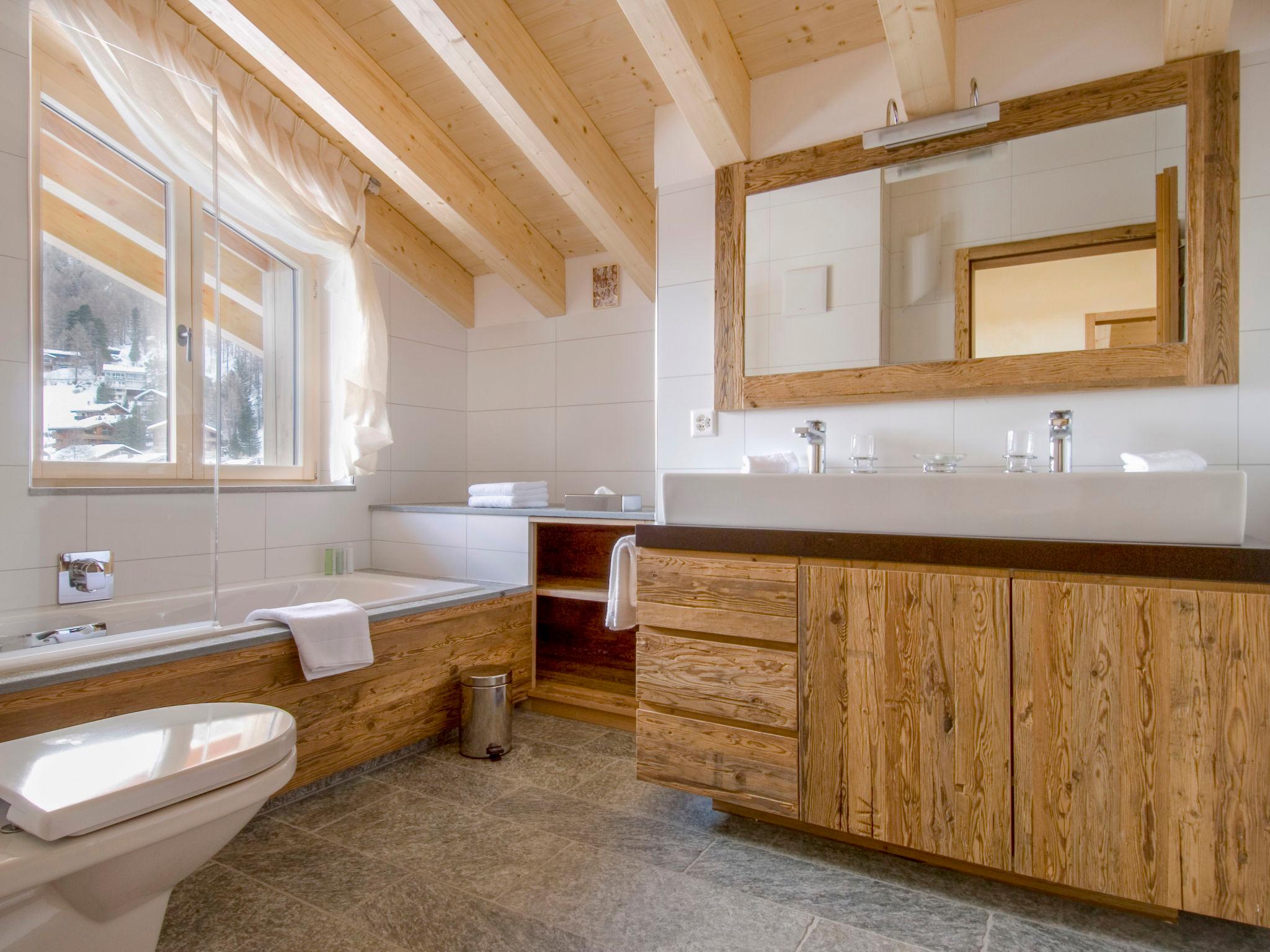 Foto 5 - Apartamento de 3 habitaciones en Zermatt con sauna y bañera de hidromasaje