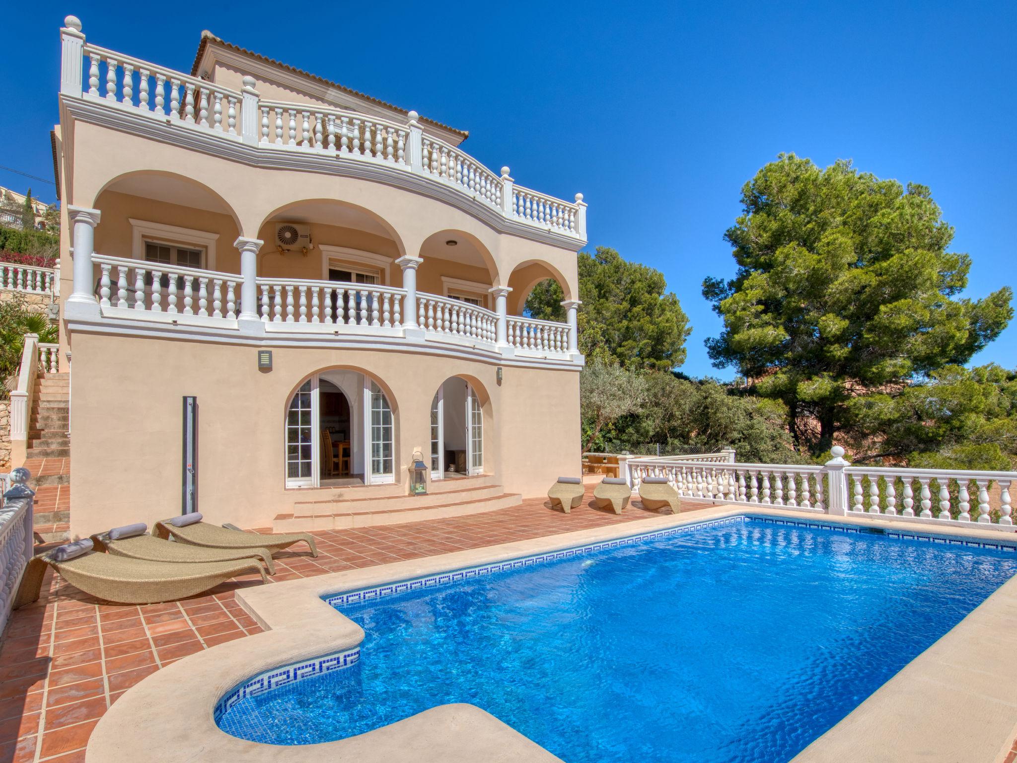 Foto 2 - Casa de 7 quartos em Dénia com piscina privada e vistas do mar