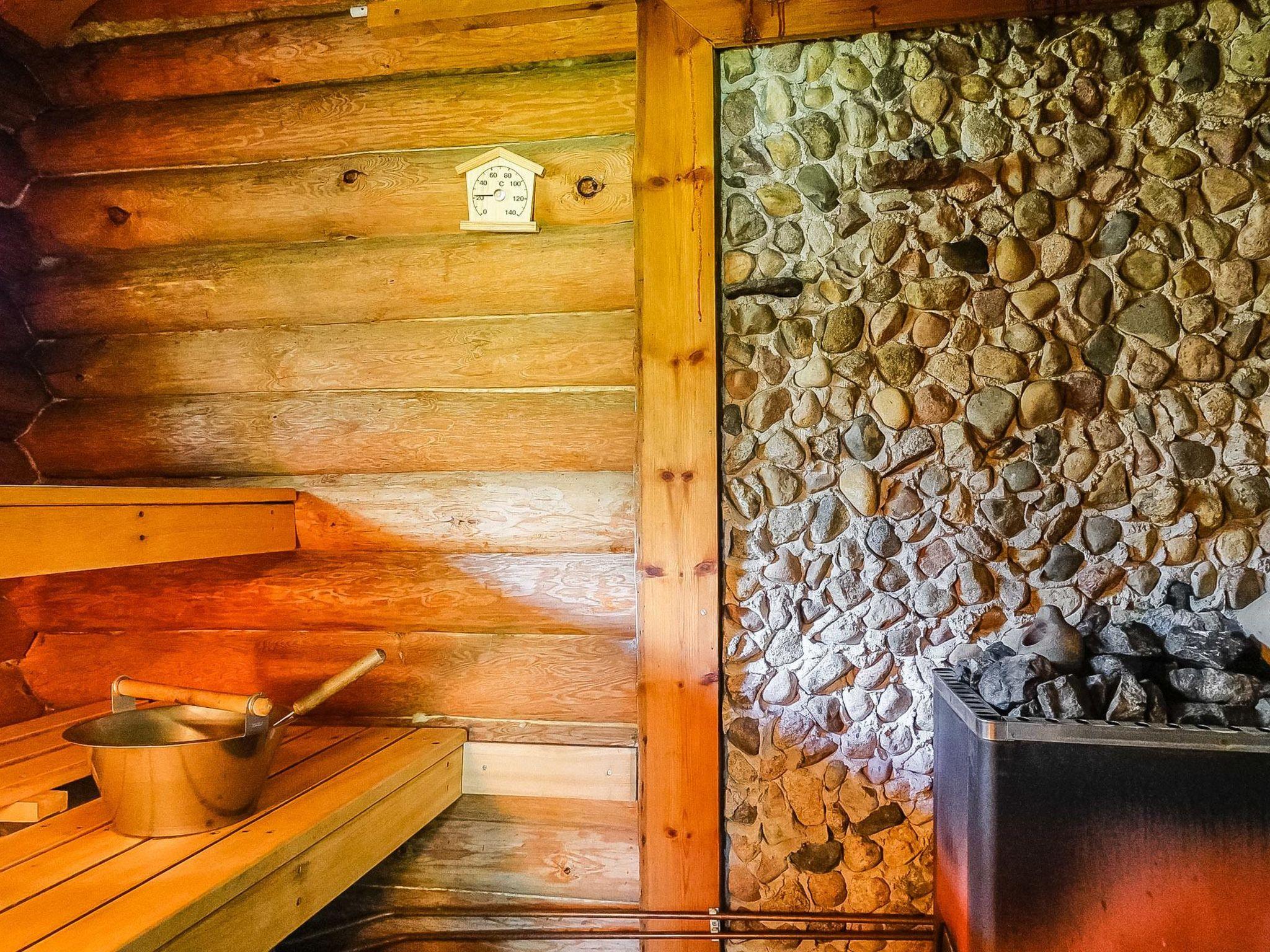Foto 16 - Casa de 2 habitaciones en Rovaniemi con sauna y vistas a la montaña