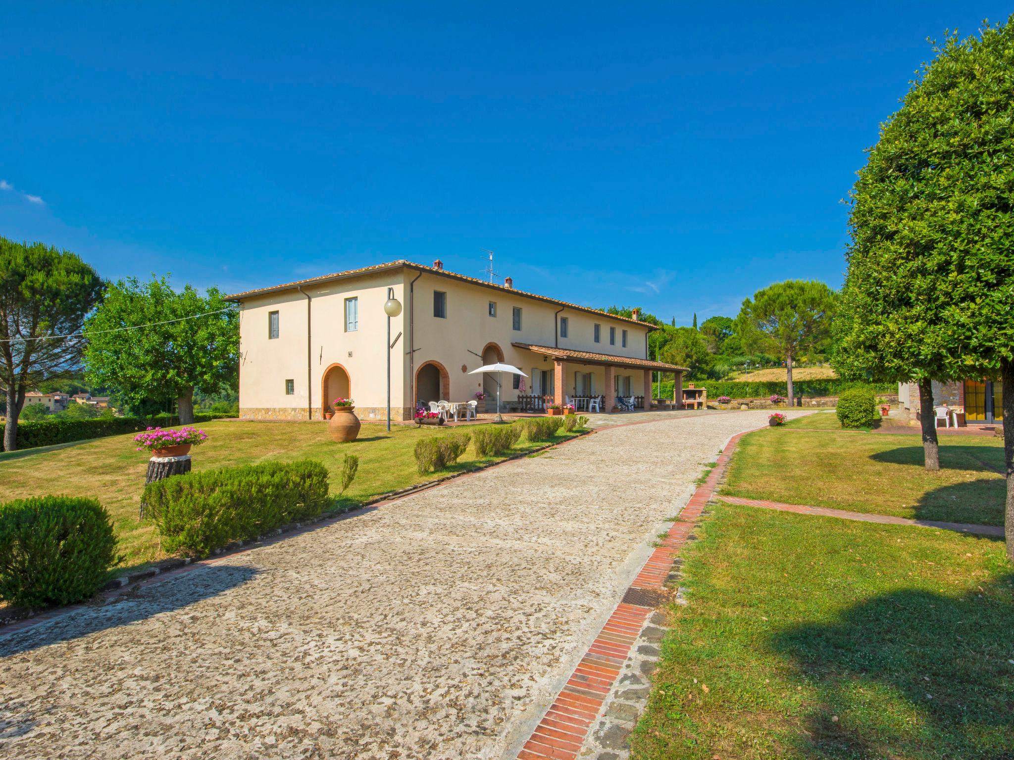 Foto 1 - Apartamento de 3 quartos em Bucine com piscina e jardim