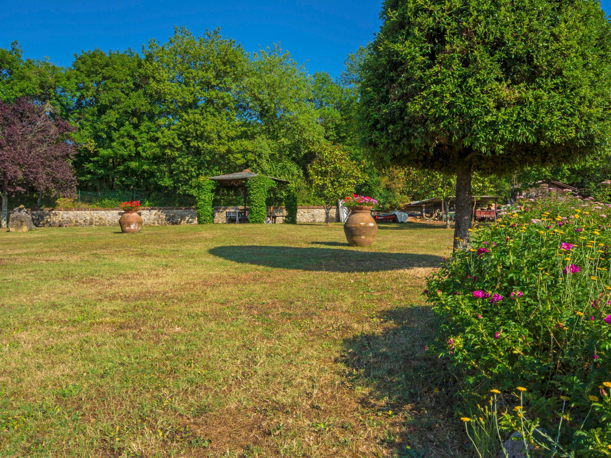 Foto 27 - Apartamento de 3 quartos em Bucine com piscina e jardim