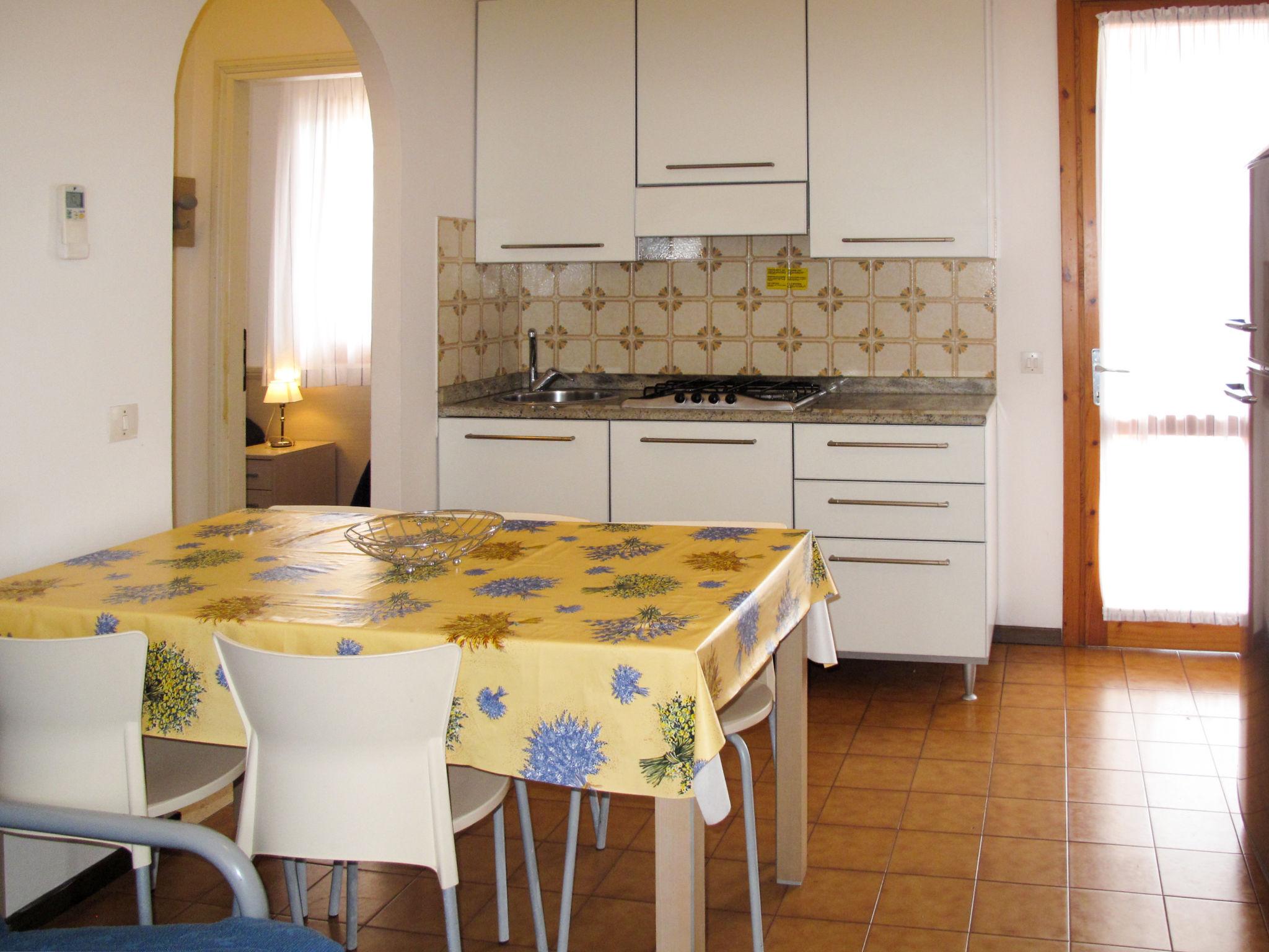 Photo 4 - 2 bedroom Apartment in San Michele al Tagliamento with swimming pool