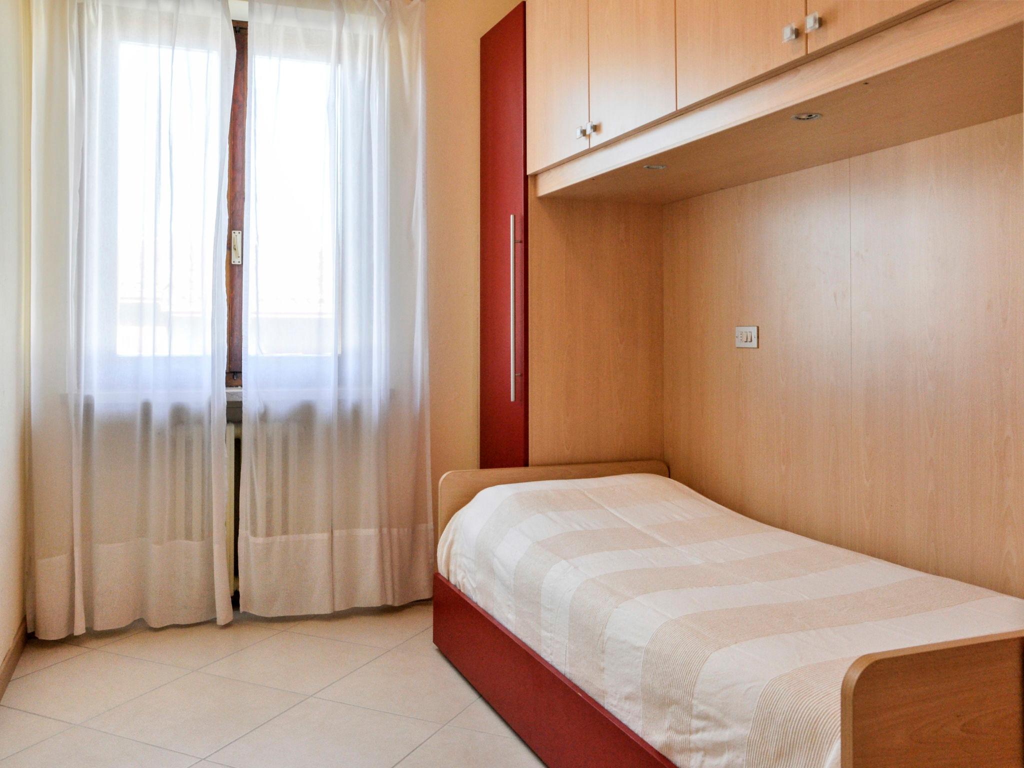 Foto 8 - Appartamento con 2 camere da letto a Lazise con piscina e vista sulle montagne