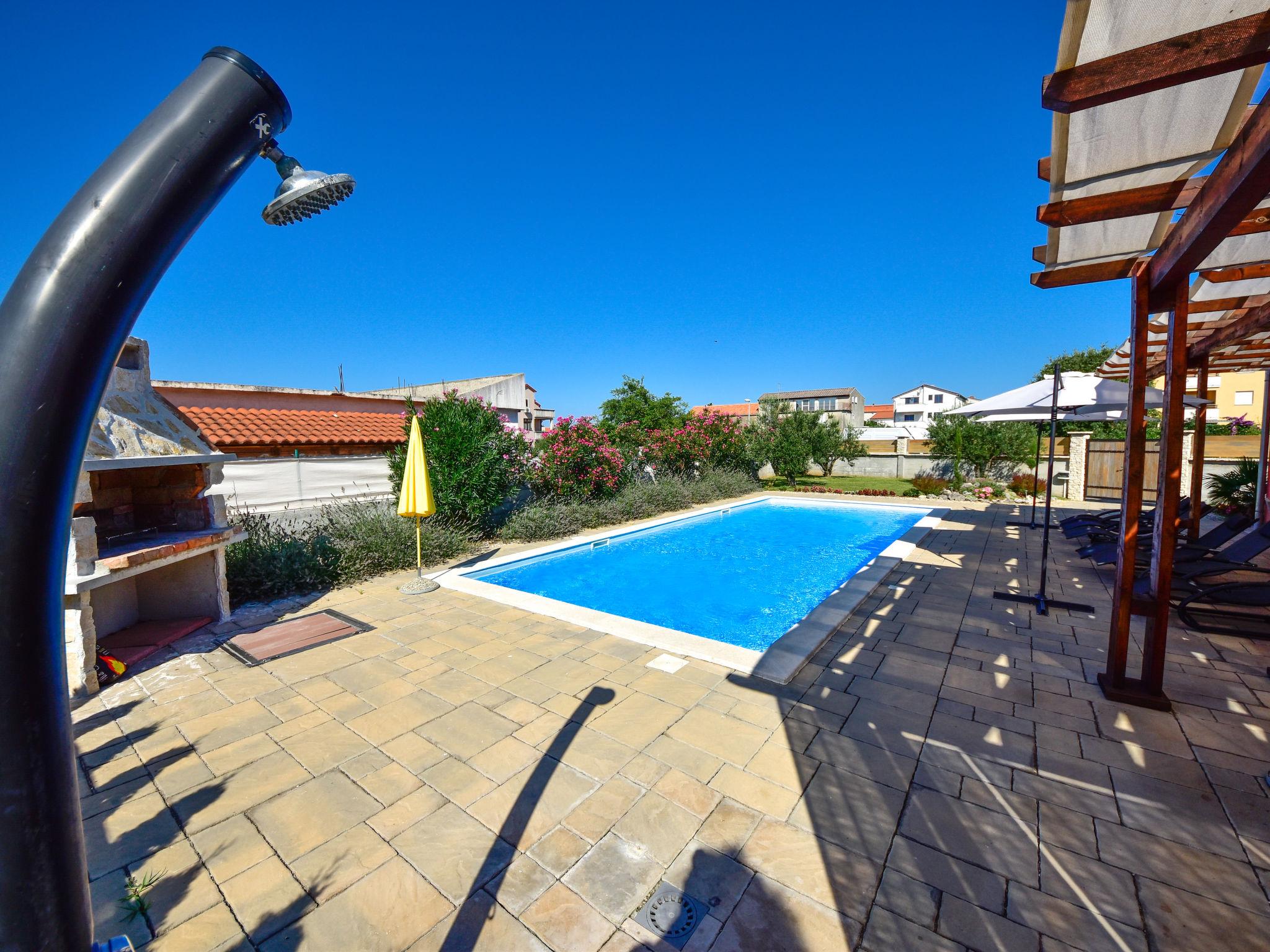 Photo 22 - Maison de 3 chambres à Biograd na Moru avec piscine privée et jardin