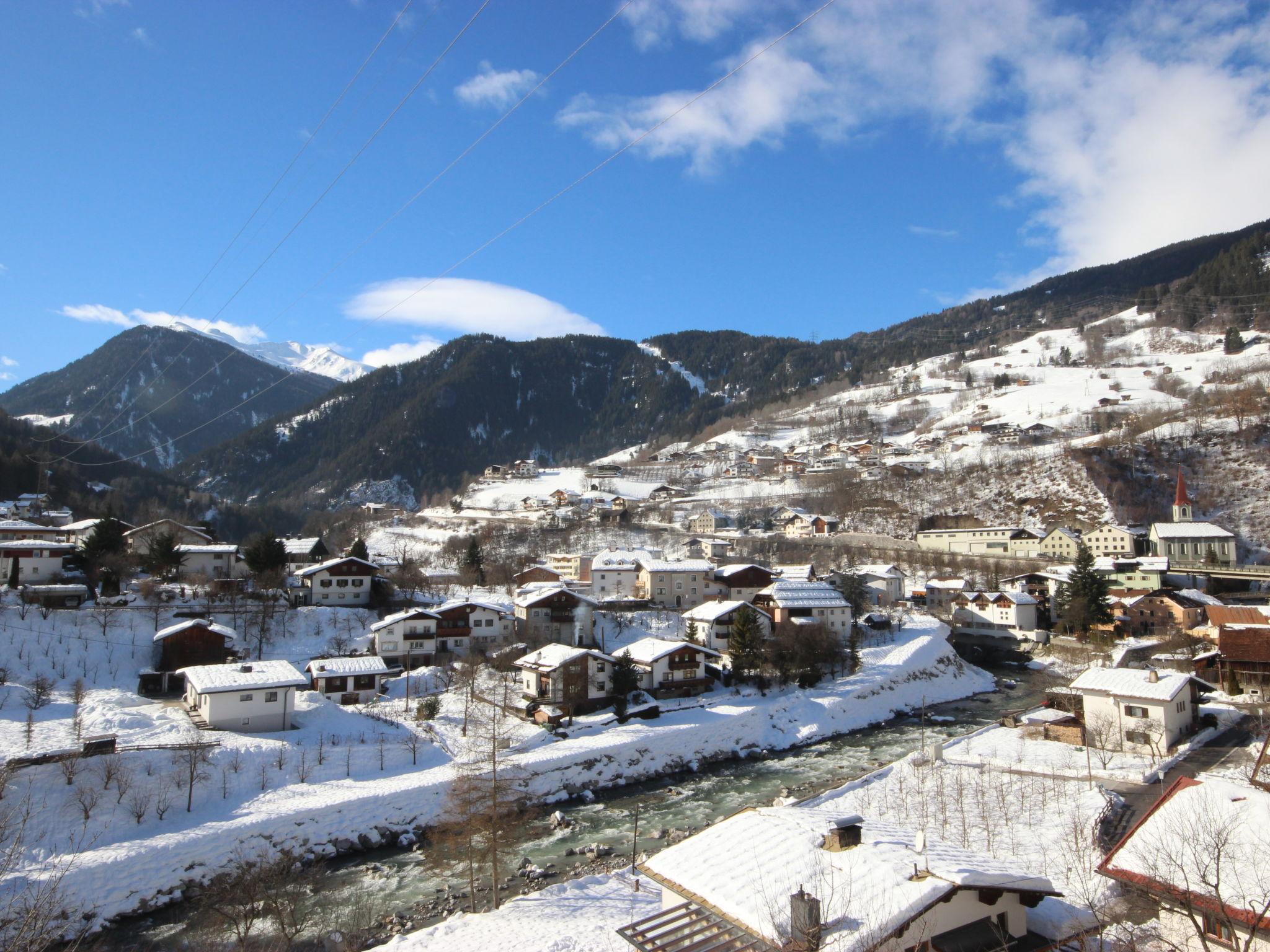 Photo 21 - Appartement de 4 chambres à Pians avec terrasse et vues sur la montagne