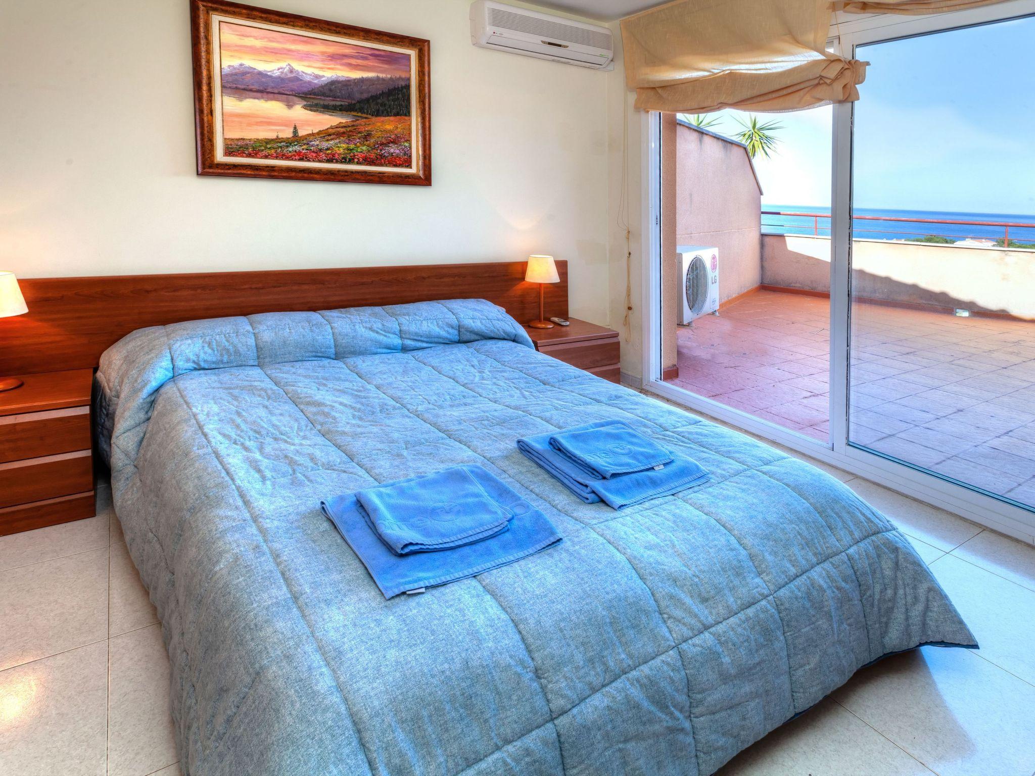 Foto 3 - Appartamento con 3 camere da letto a Llançà con piscina e vista mare