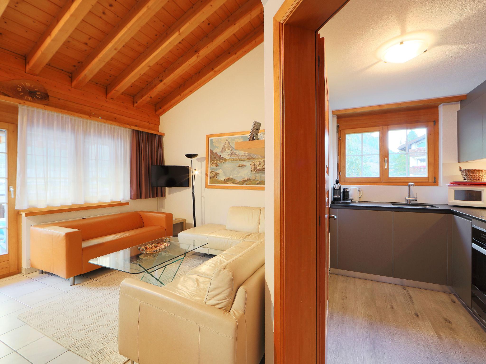 Foto 9 - Apartamento de 4 quartos em Zermatt com sauna e vista para a montanha