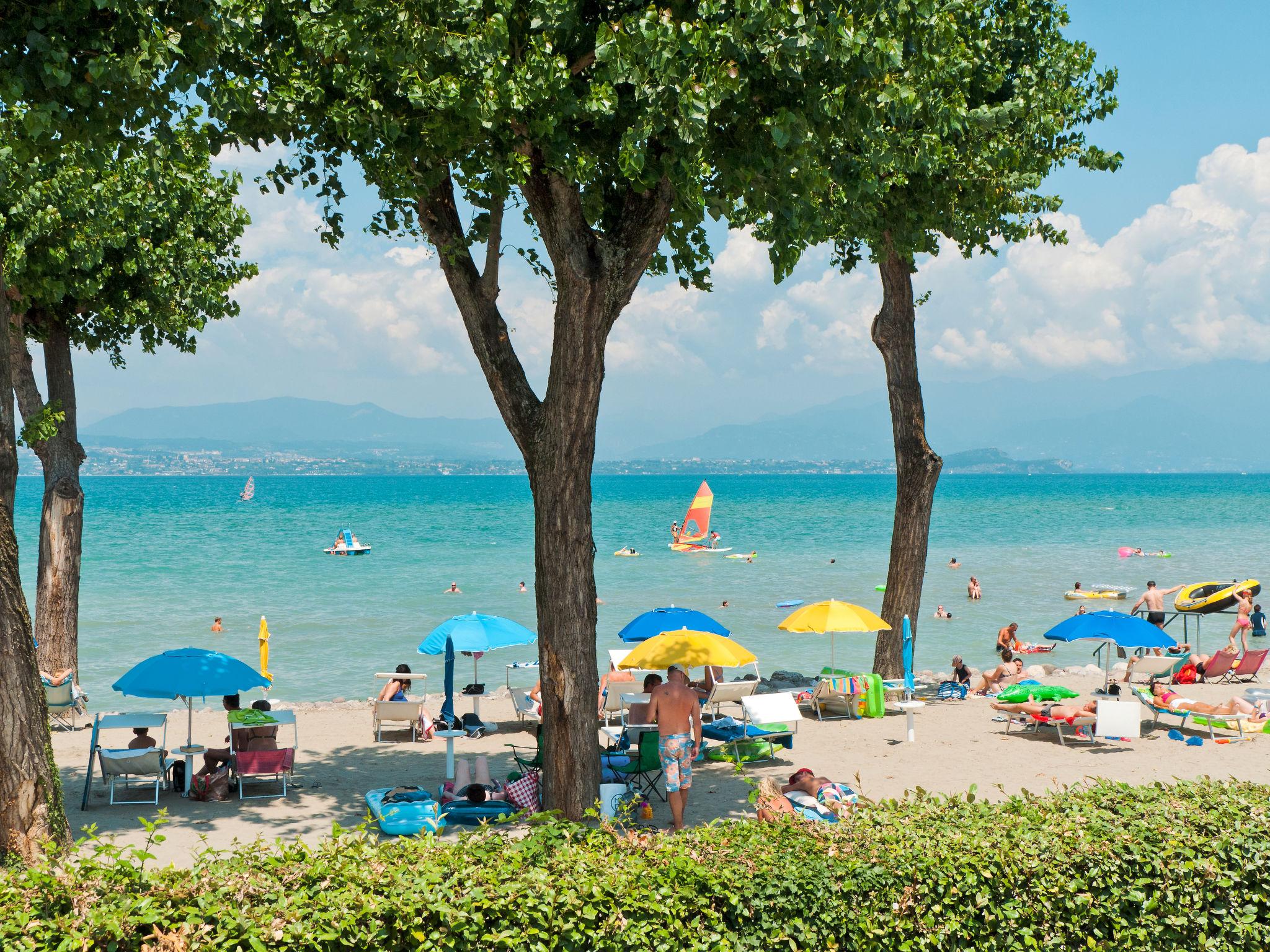 Foto 43 - Appartamento con 2 camere da letto a Sirmione con piscina e vista sulle montagne