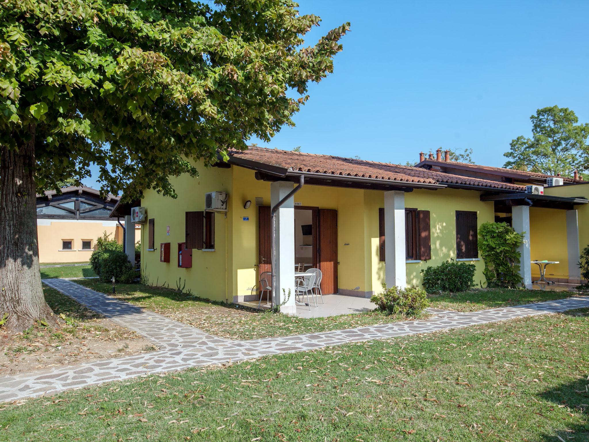 Photo 31 - Maison de 1 chambre à Sirmione avec piscine et vues sur la montagne