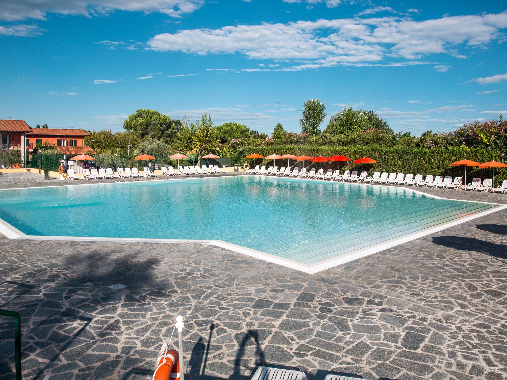 Photo 29 - Appartement de 2 chambres à Sirmione avec piscine et vues sur la montagne