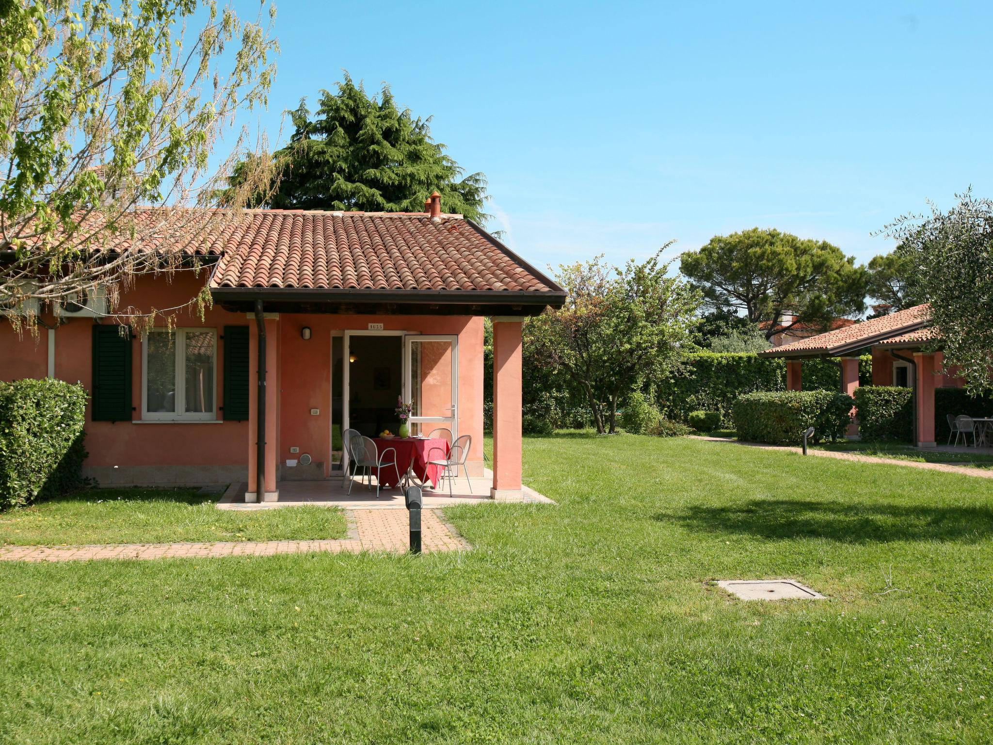 Photo 3 - Maison de 1 chambre à Sirmione avec piscine et jardin