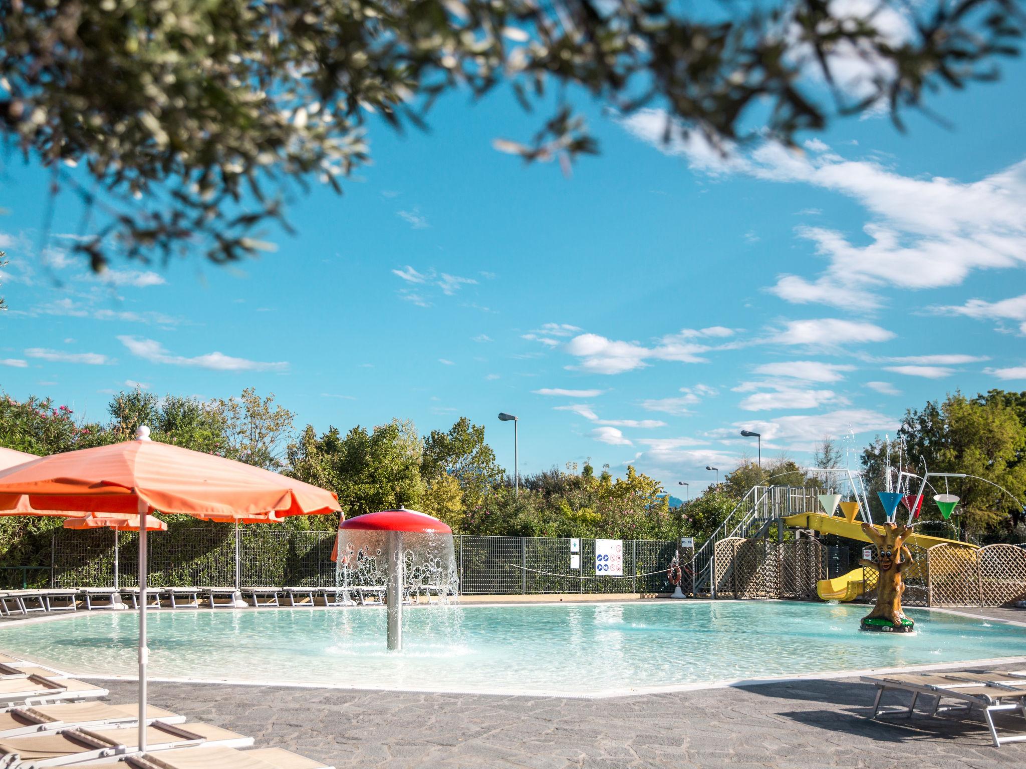 Photo 19 - Maison de 1 chambre à Sirmione avec piscine et jardin