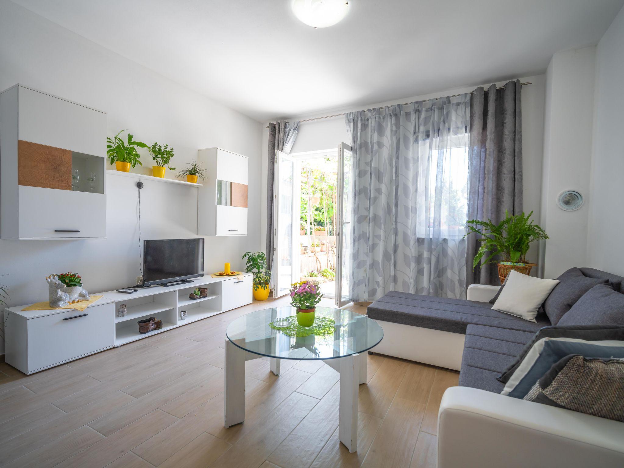 Foto 2 - Apartment mit 2 Schlafzimmern in Crikvenica mit terrasse