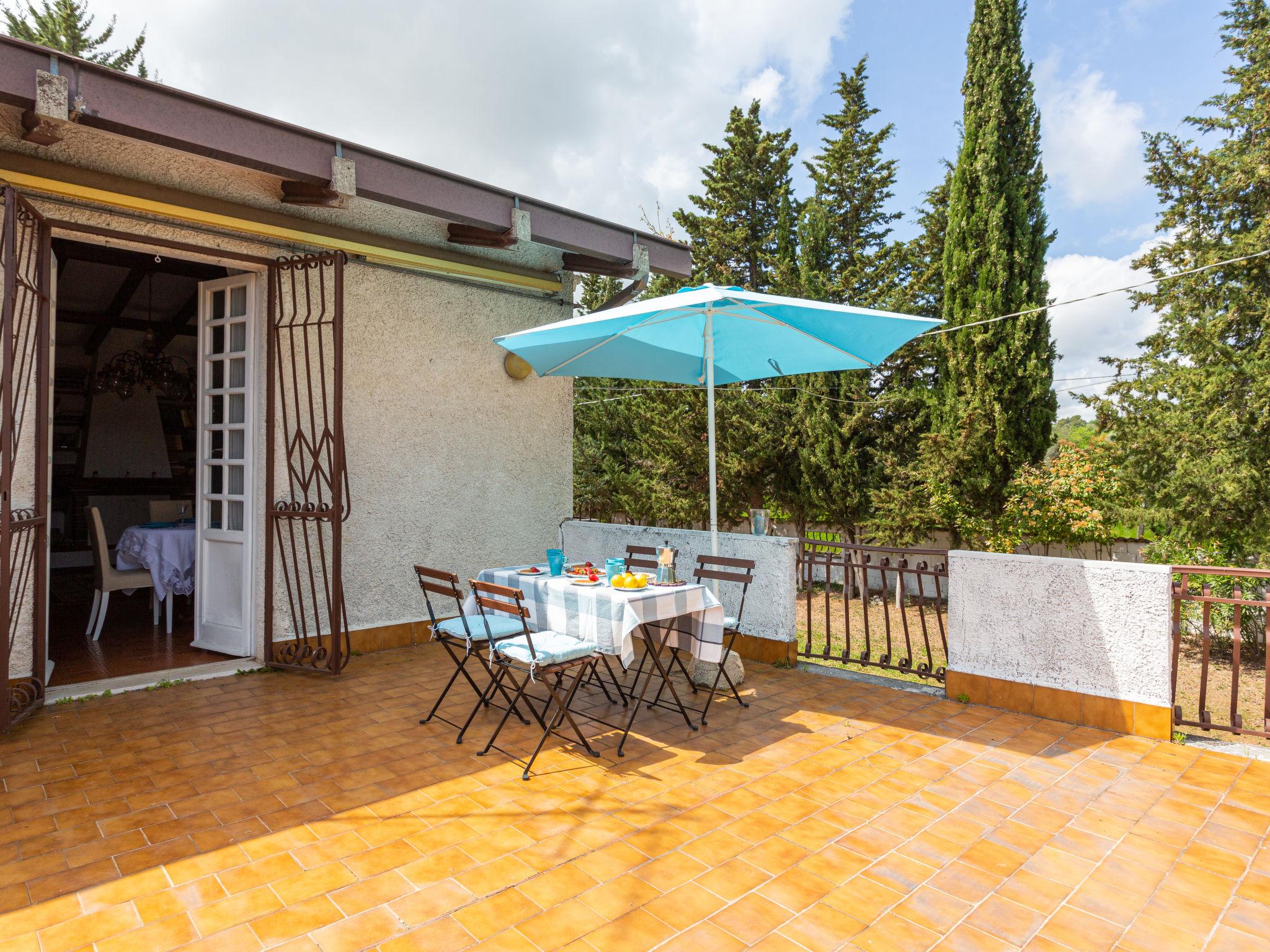 Photo 2 - Maison de 3 chambres à Rosciano avec jardin et vues à la mer