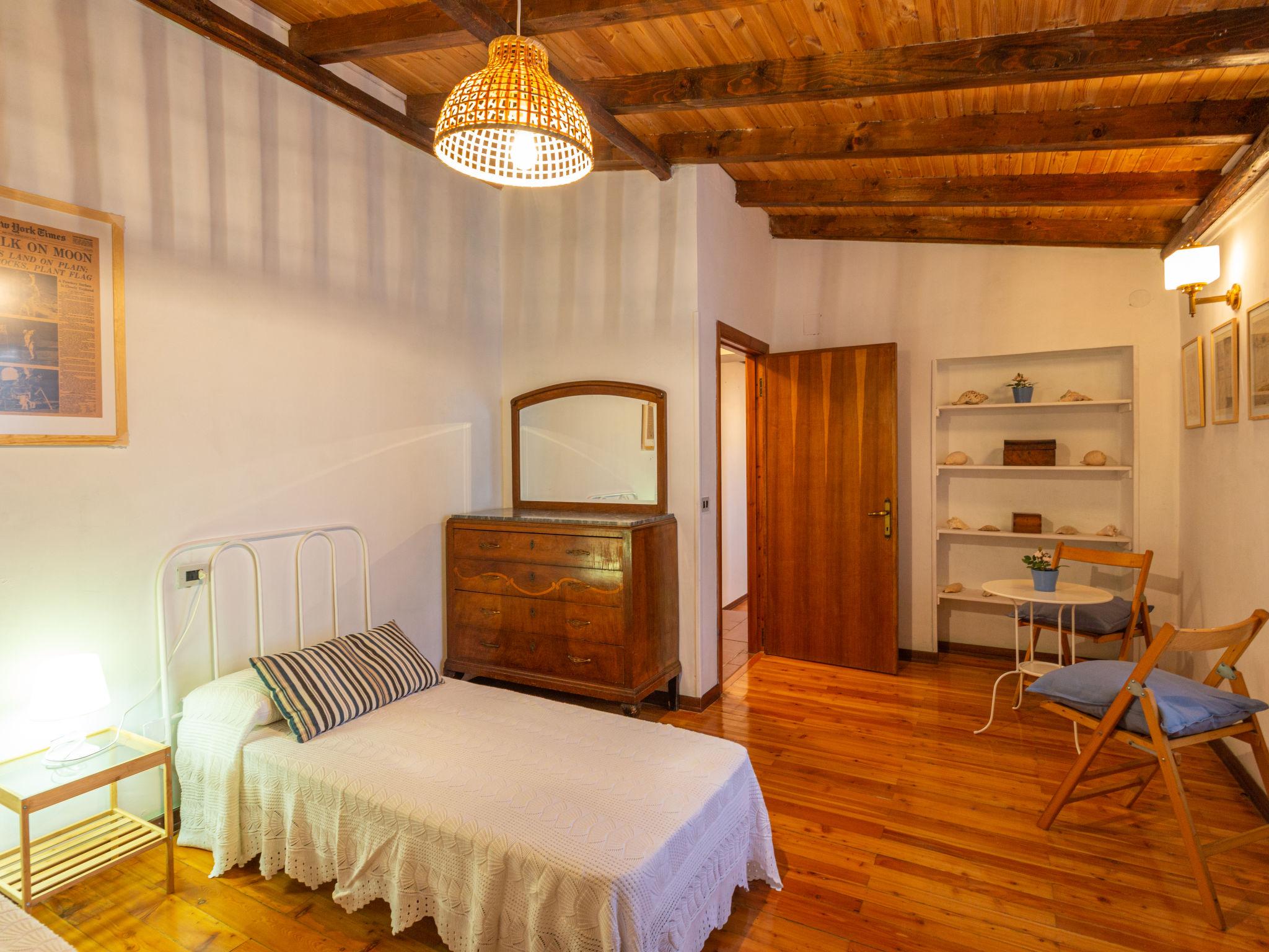 Foto 14 - Casa de 3 quartos em Rosciano com jardim e vistas do mar
