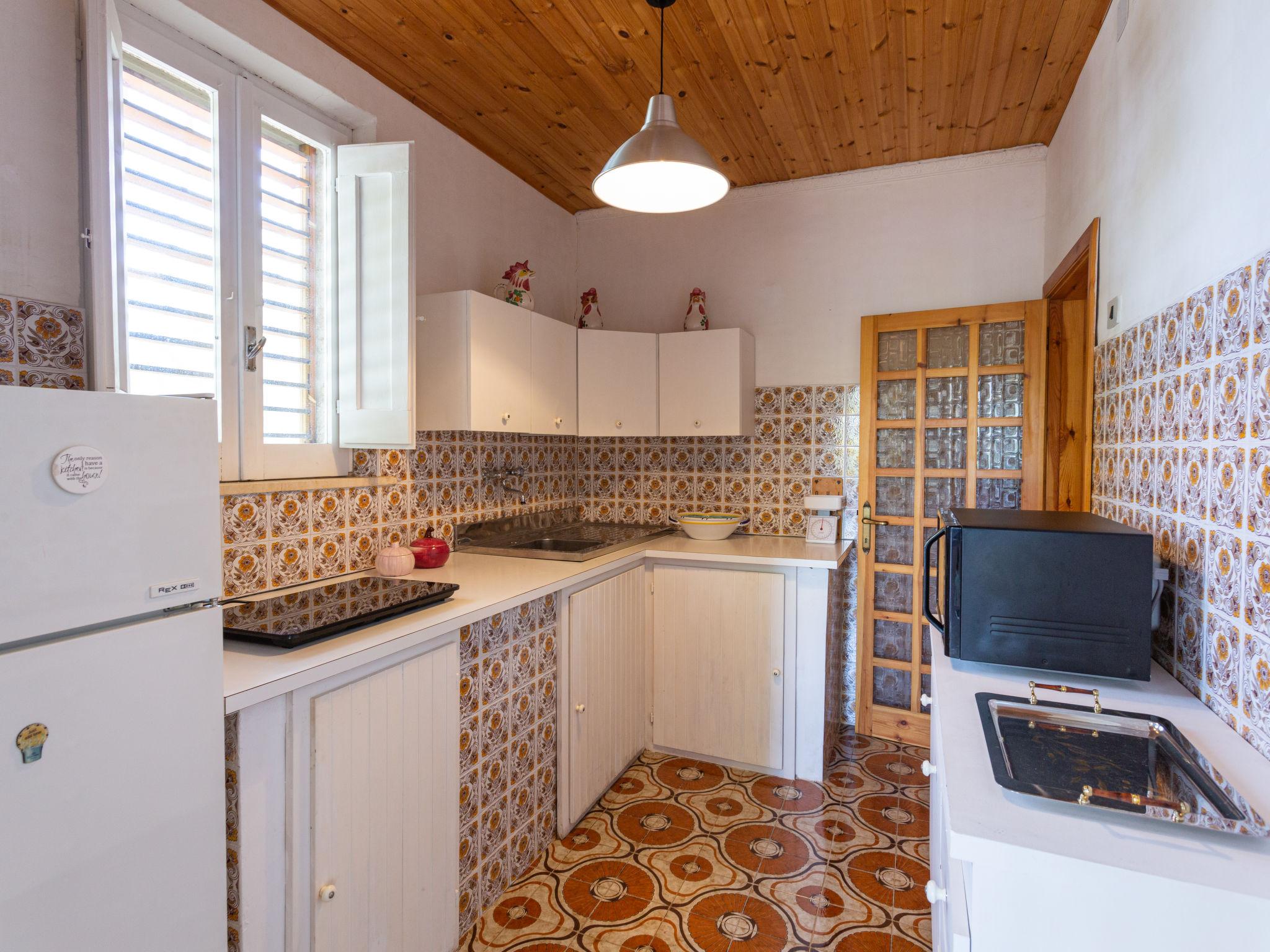 Foto 9 - Casa de 3 quartos em Rosciano com jardim e vistas do mar
