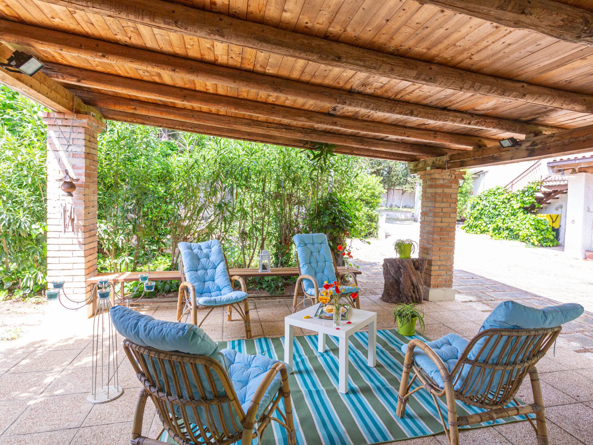 Photo 20 - Maison de 3 chambres à Rosciano avec jardin et terrasse