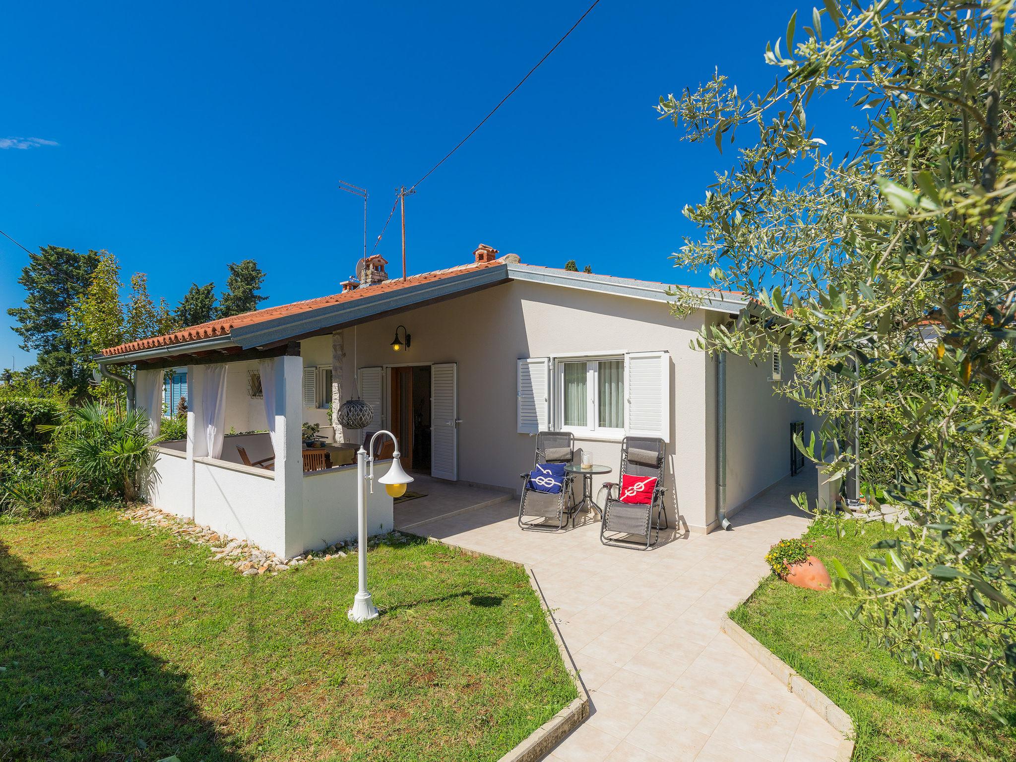 Photo 20 - Maison de 2 chambres à Umag avec jardin et terrasse