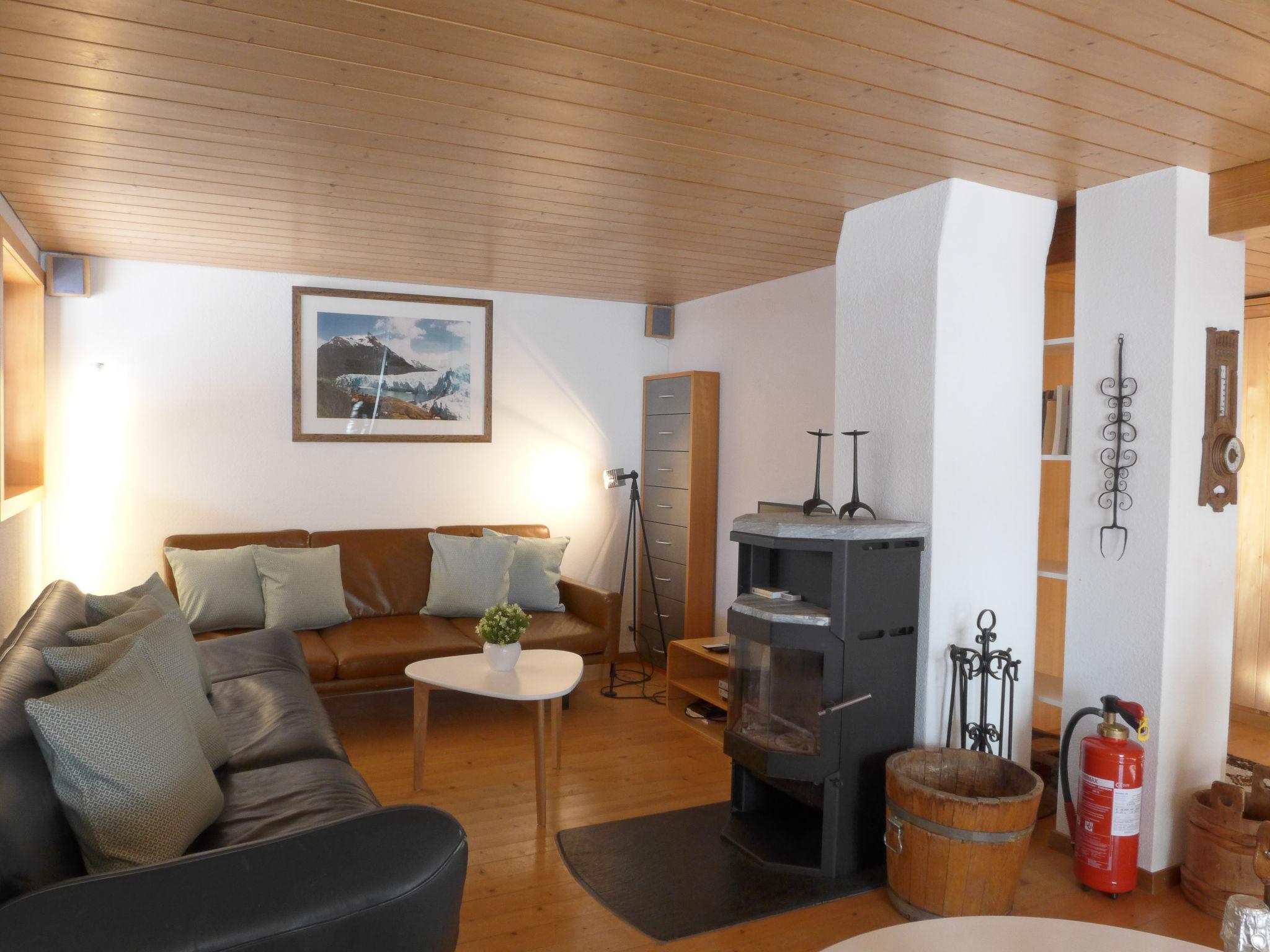 Photo 2 - 3 bedroom House in Lauterbrunnen with terrace and mountain view