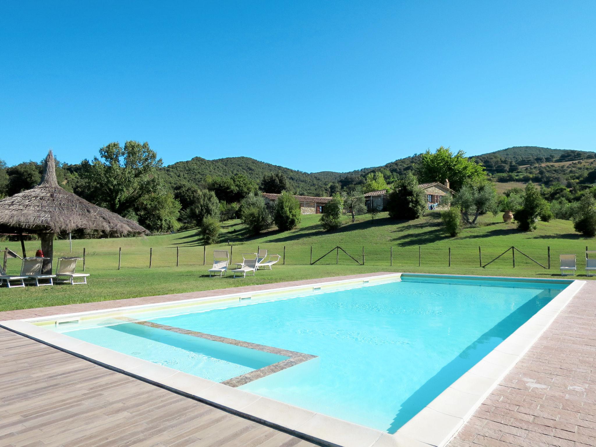 Foto 2 - Casa con 2 camere da letto a Monteverdi Marittimo con piscina e giardino