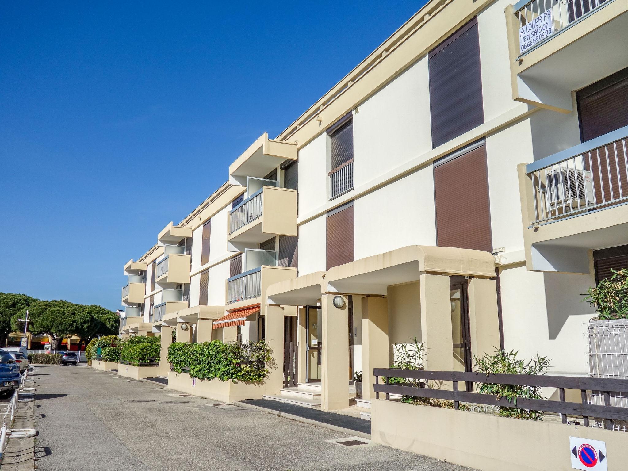 Photo 14 - Apartment in Le Grau-du-Roi with terrace and sea view