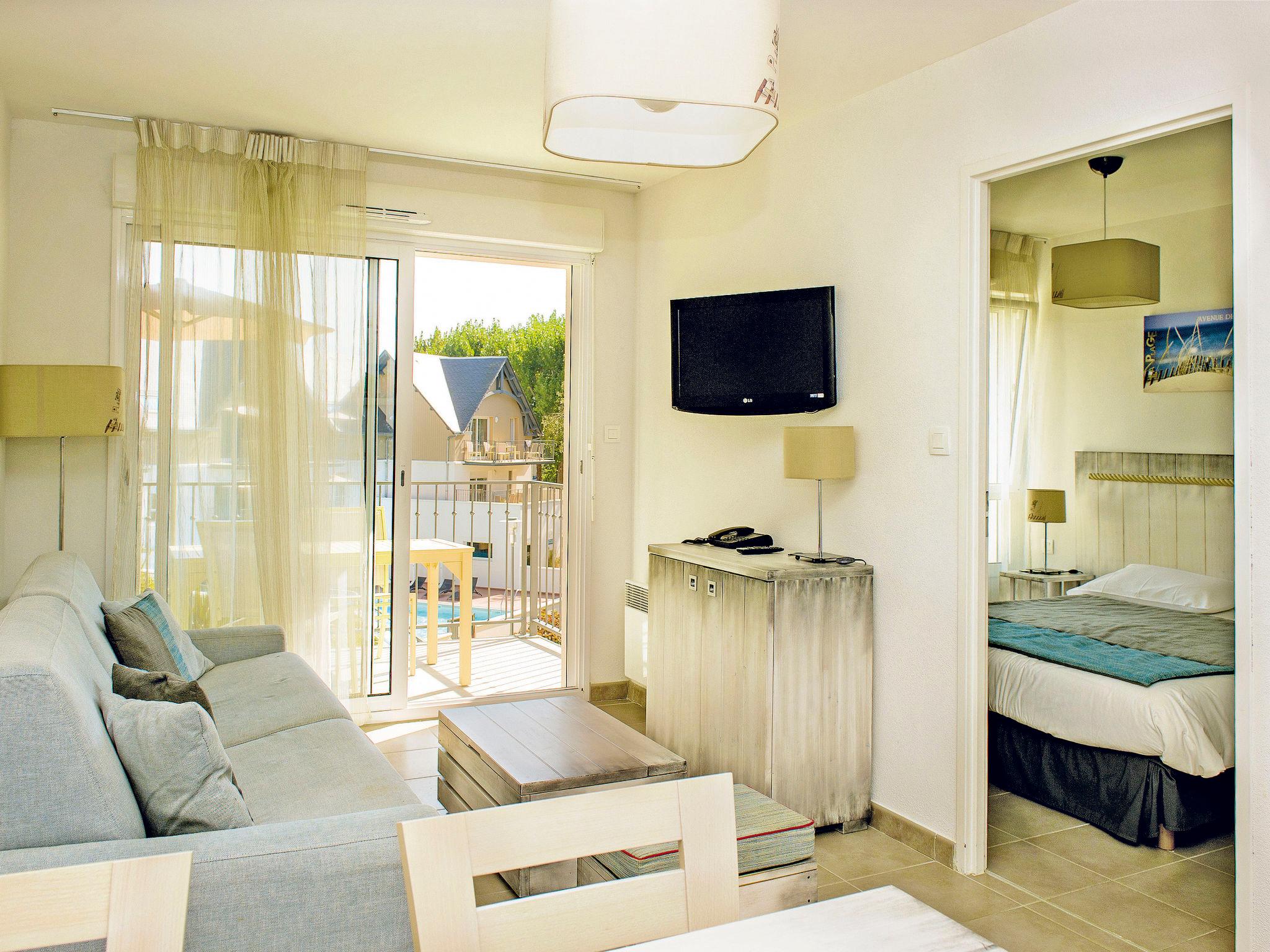 Foto 2 - Apartamento de 1 habitación en Bénodet con piscina privada y vistas al mar